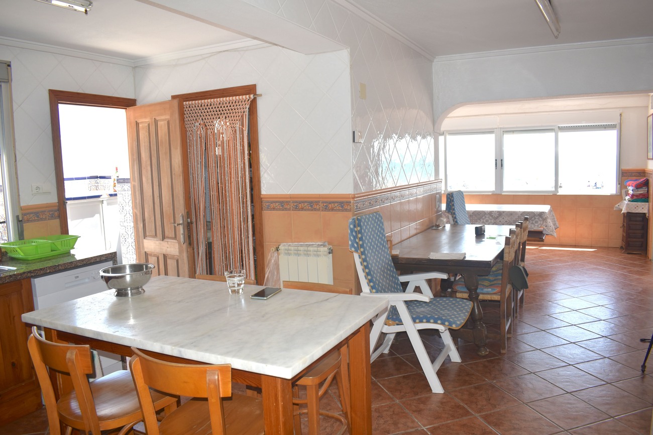 Terrace in villa for sale in Guardamar del Segura