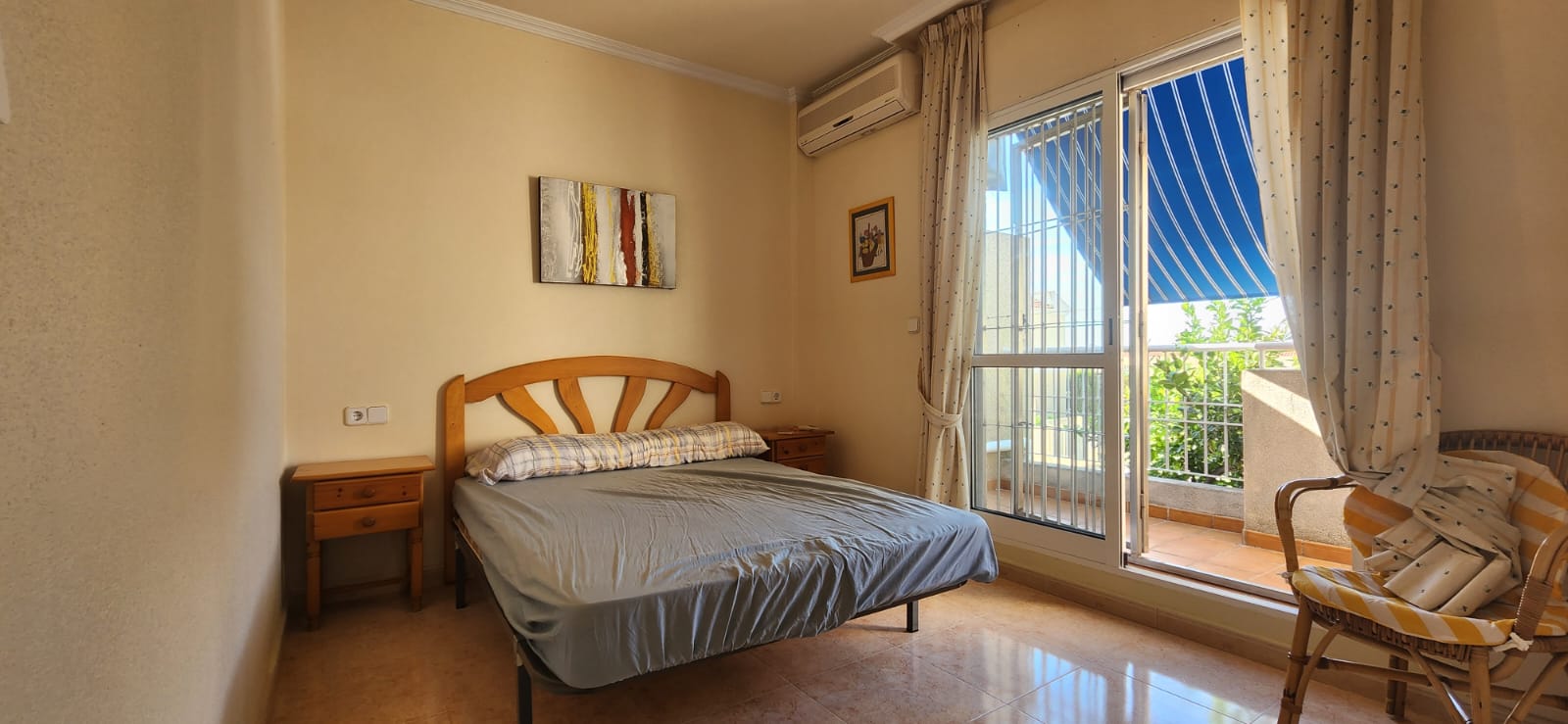 Master bedroom in duplex for sale in Torrevieja