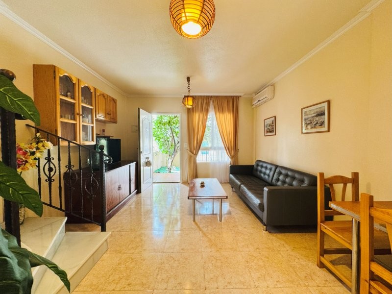 Garden in duplex for sale in Torrevieja