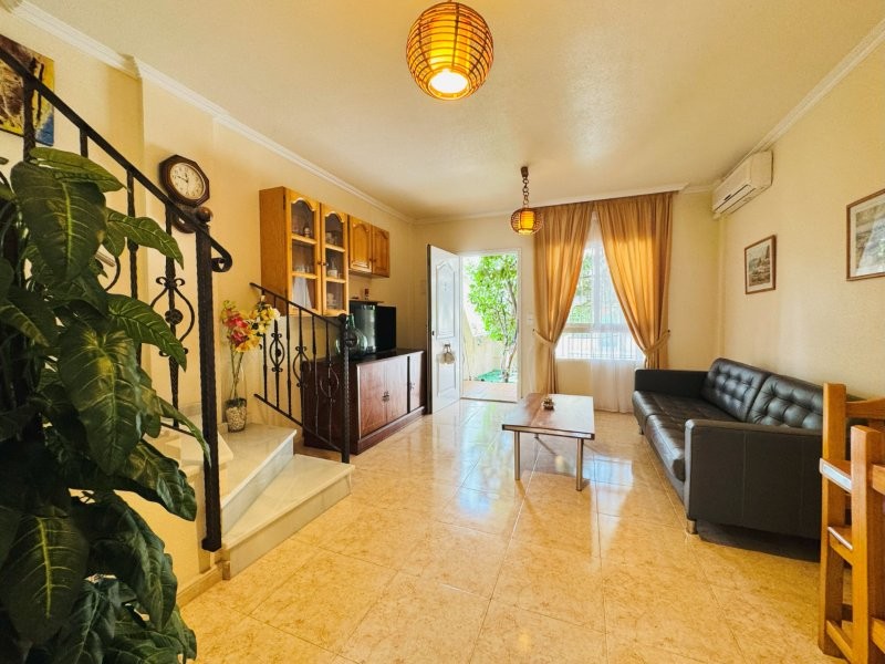 Bedroom in duplex for sale in Torrevieja