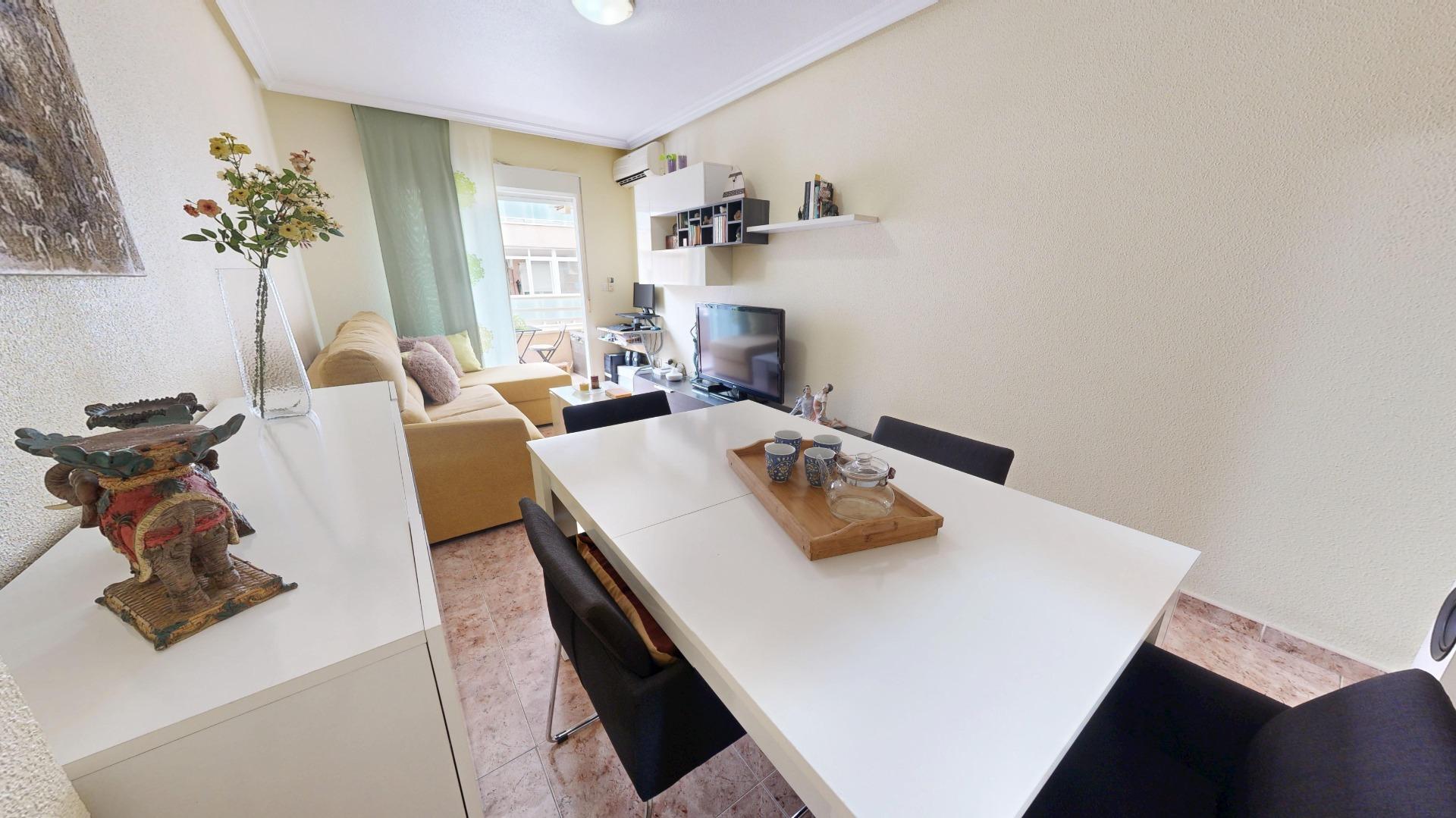 Master bedroom in apartment for sale in Torrevieja