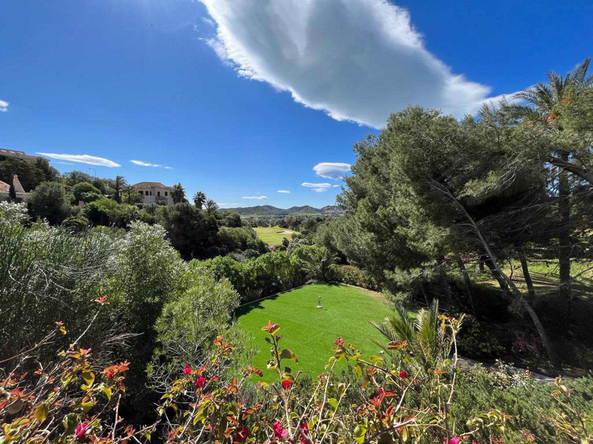 Master bedroom in villa for sale in La Manga Club