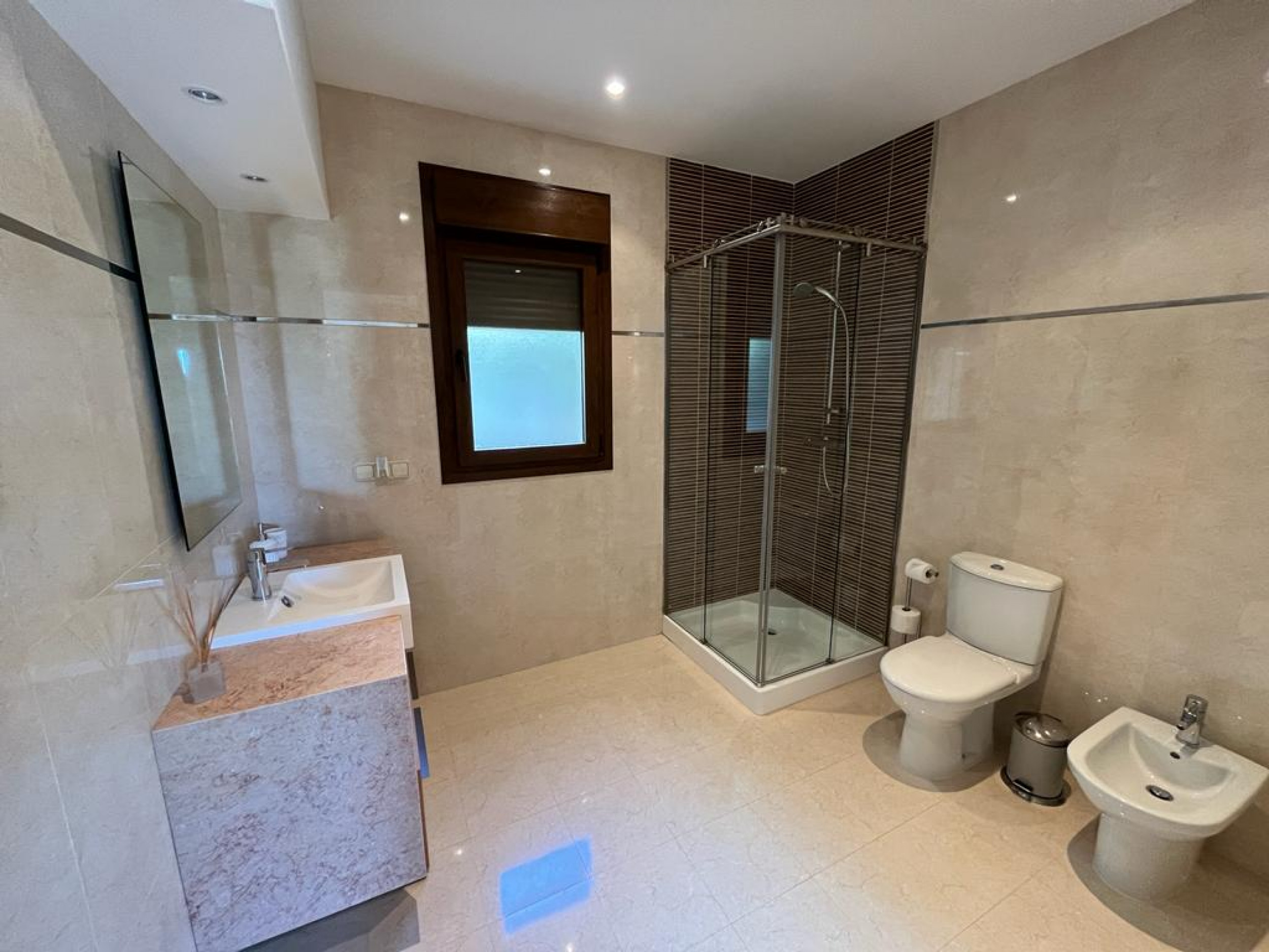 Bathroom in villa for sale in La Manga Club