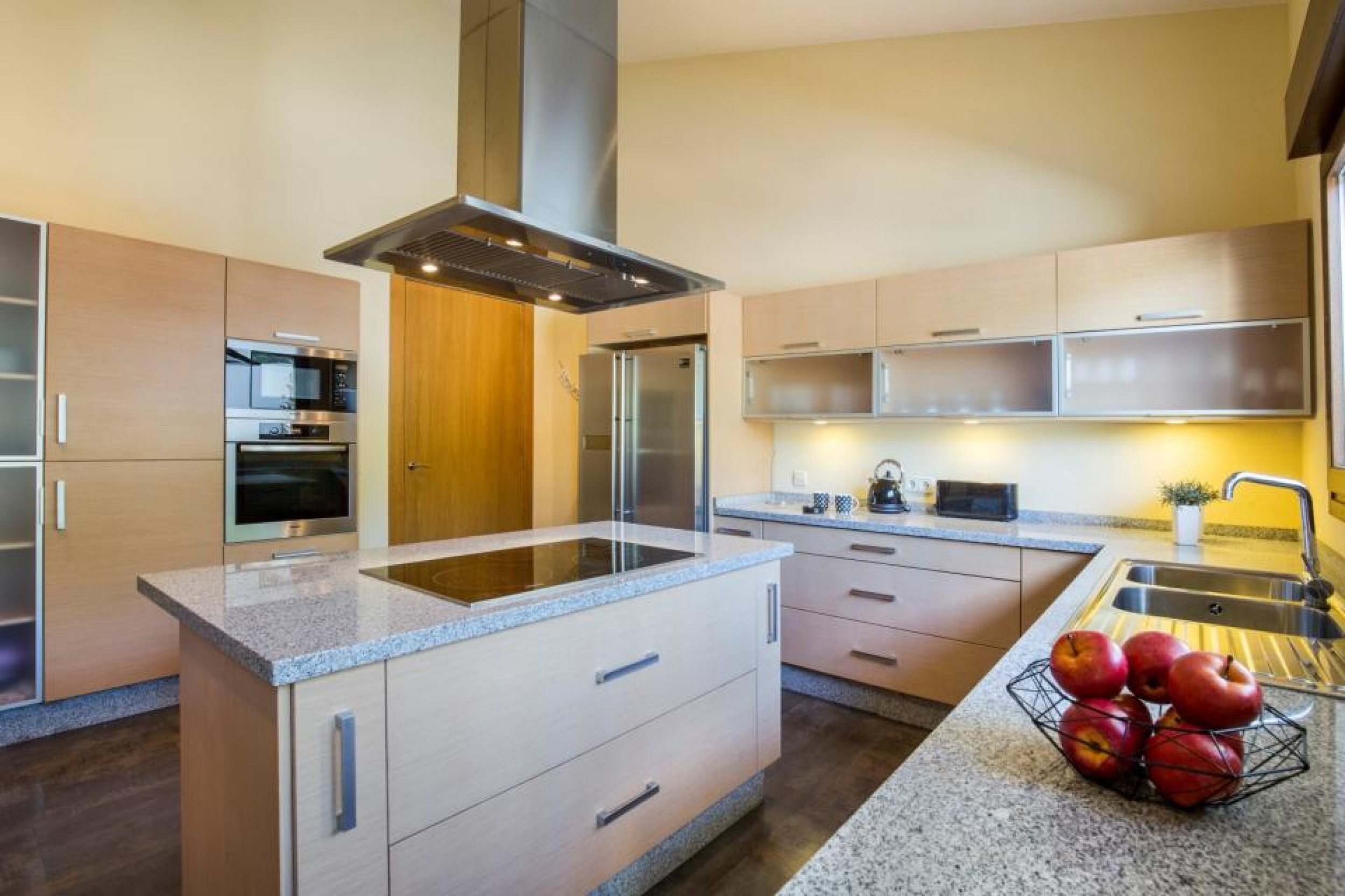 Dining area in villa for sale in La Manga Club