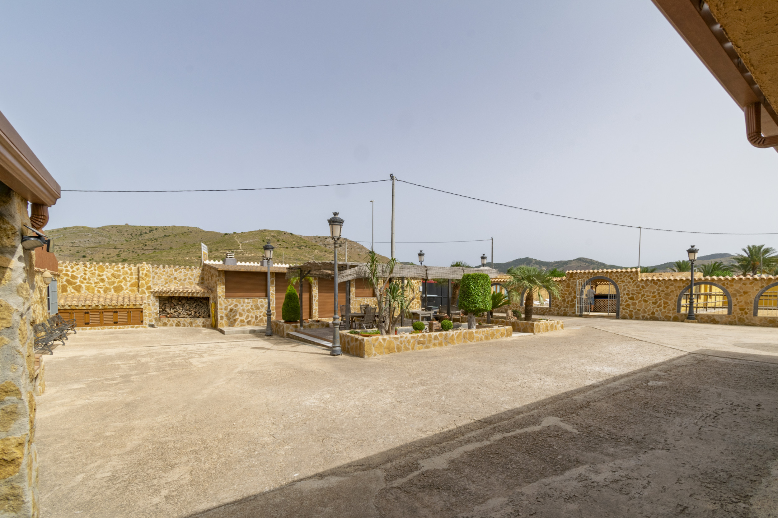 Garden in villa for sale in El Beal