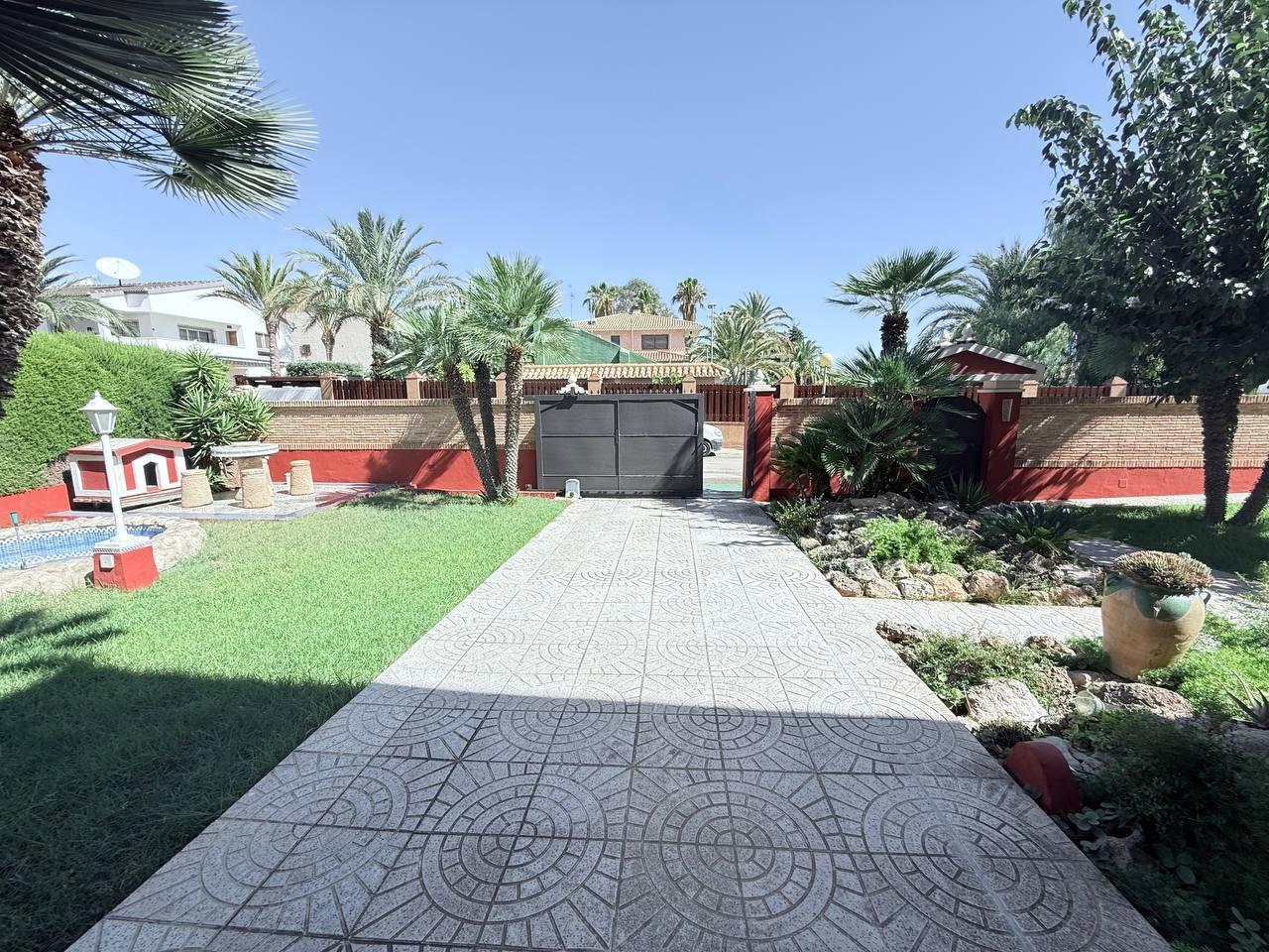 Bedroom in villa for sale in Campoamor