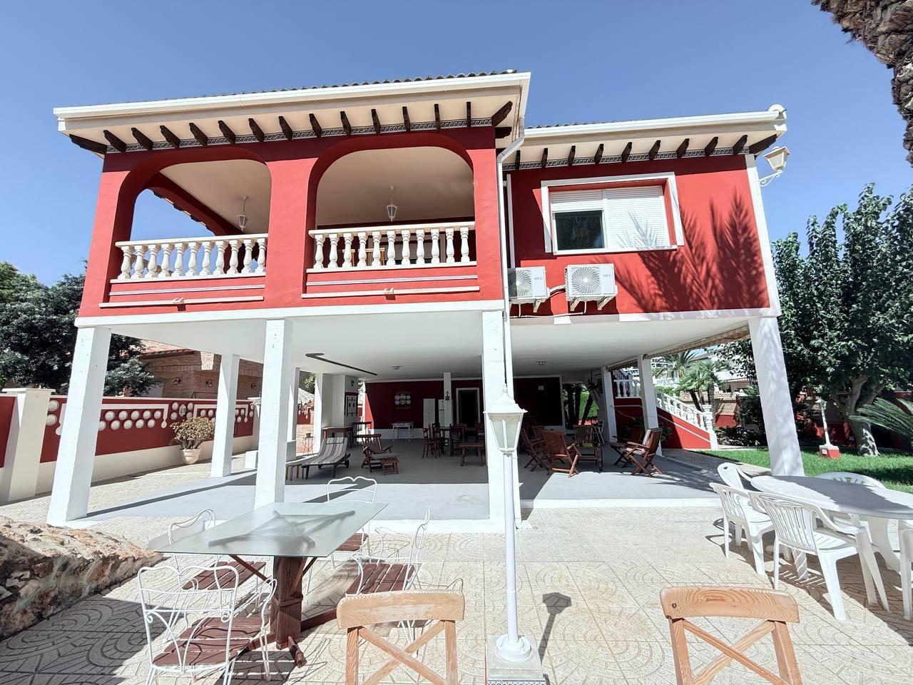 Master bedroom in villa for sale in Campoamor