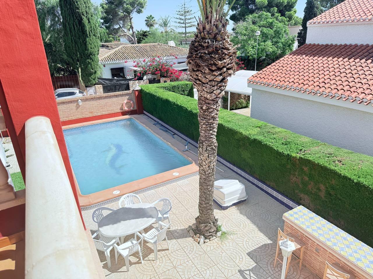 Garden in villa for sale in Campoamor