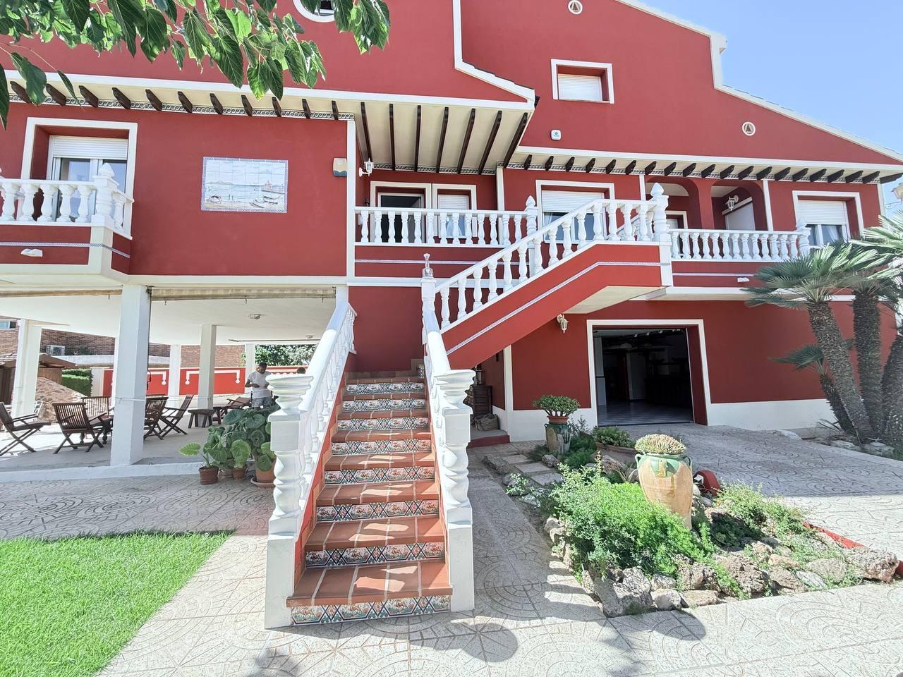 Garden in villa for sale in Campoamor