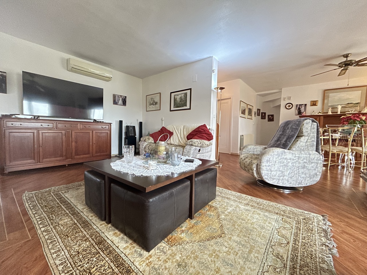 Master bedroom in villa for sale in Las Ramblas Golf