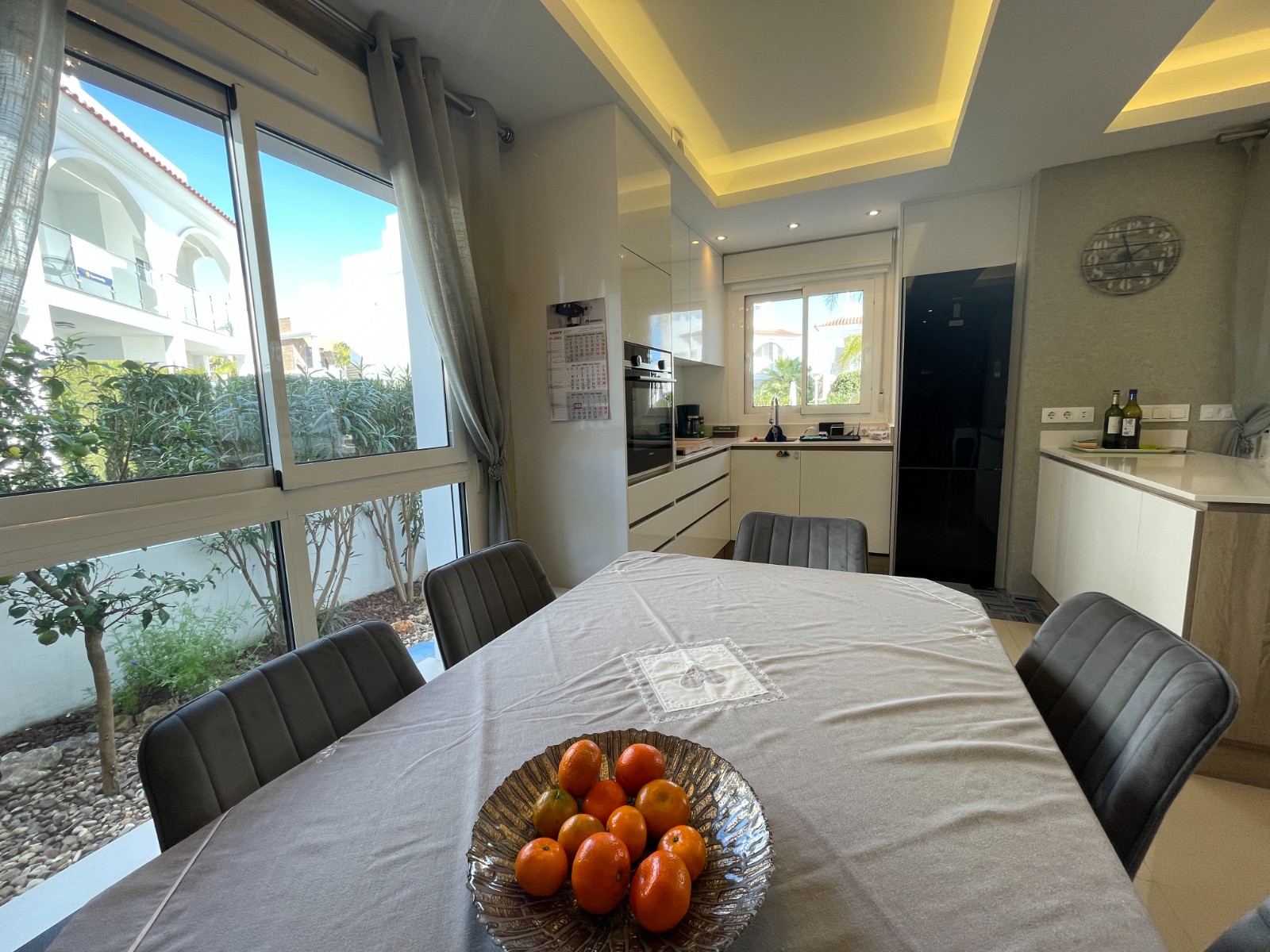 Bedroom in apartment for sale in Rojales