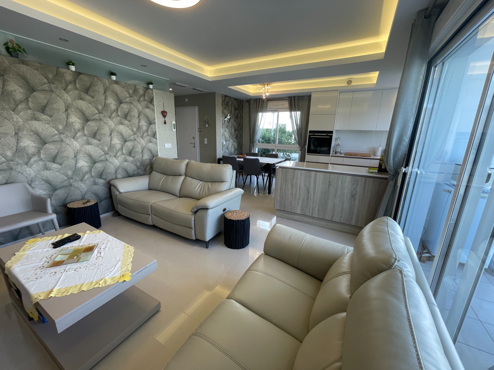 Bedroom in apartment for sale in Rojales