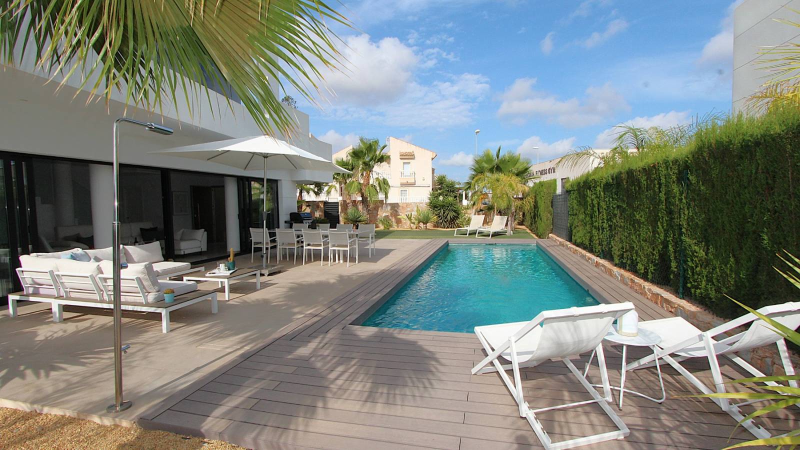 Dining area in villa for sale in Rojales
