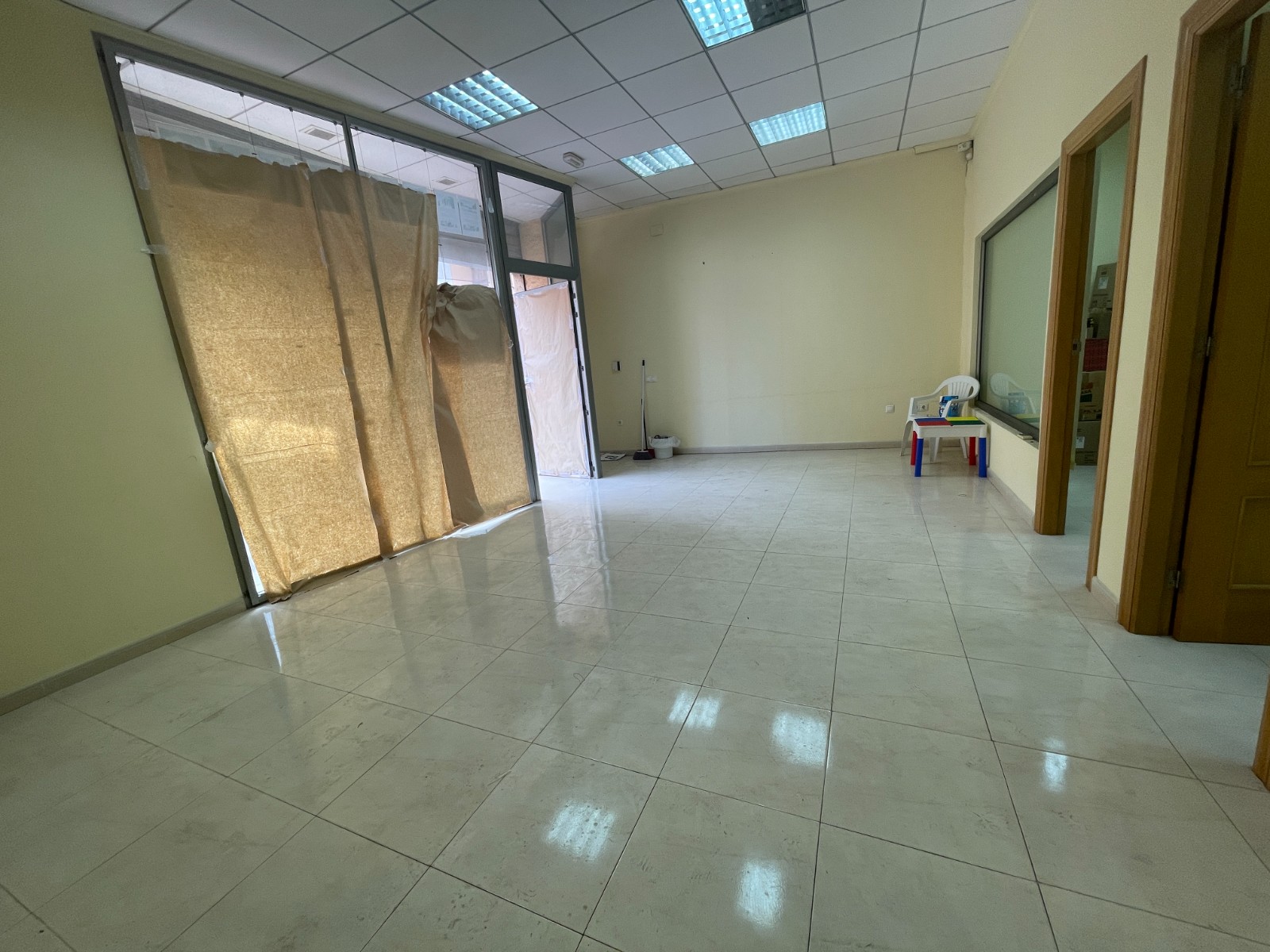 Bathroom in commercial for sale in Guardamar del Segura