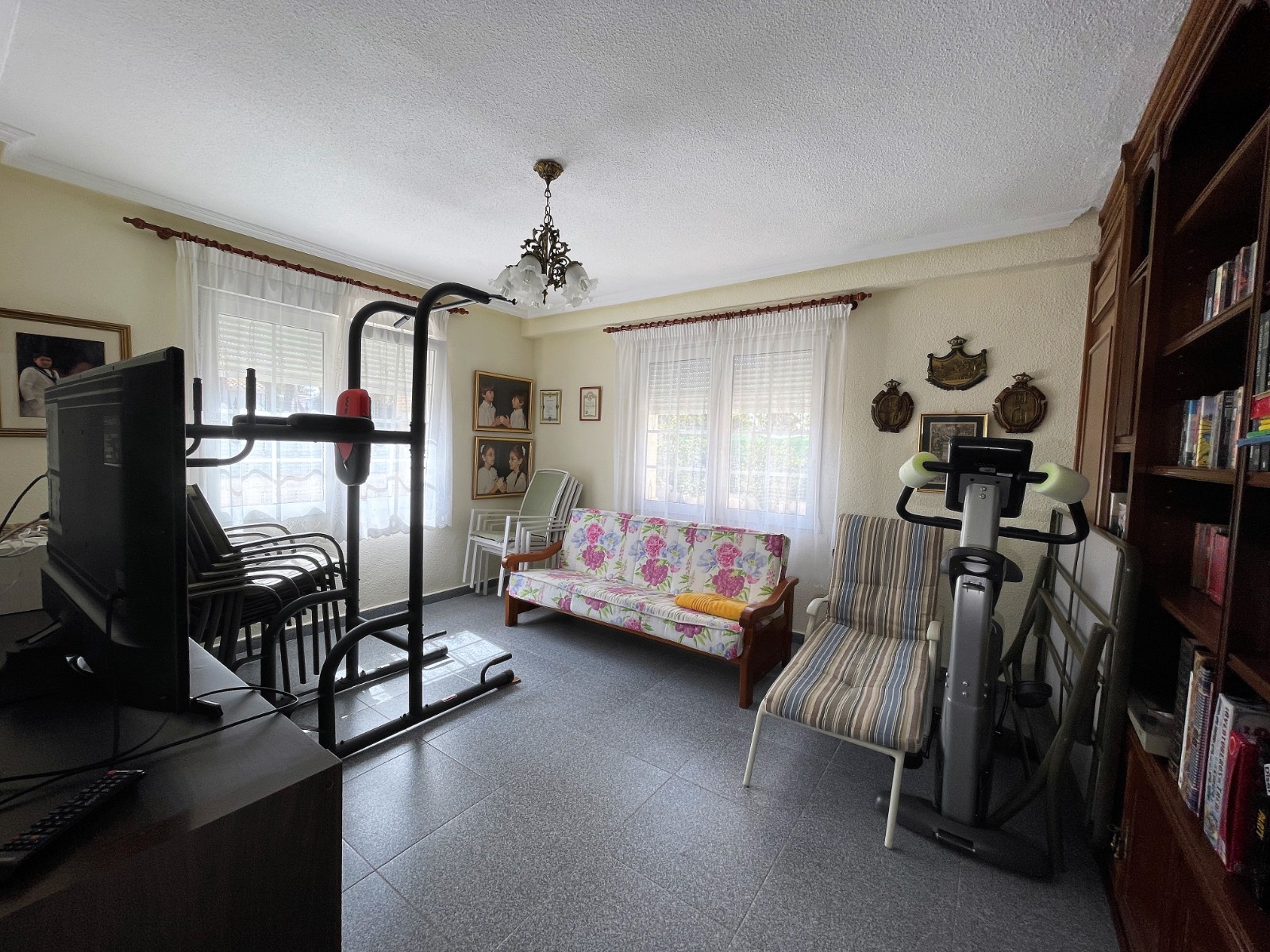 Dining area in villa for sale in Orihuela Costa