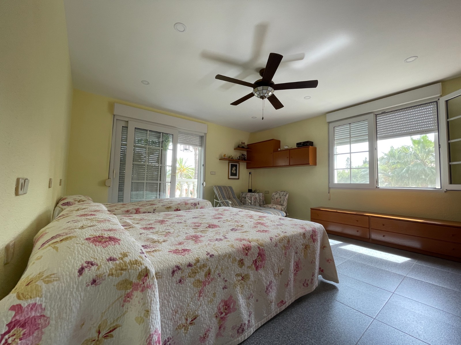 Dining area in villa for sale in Orihuela Costa