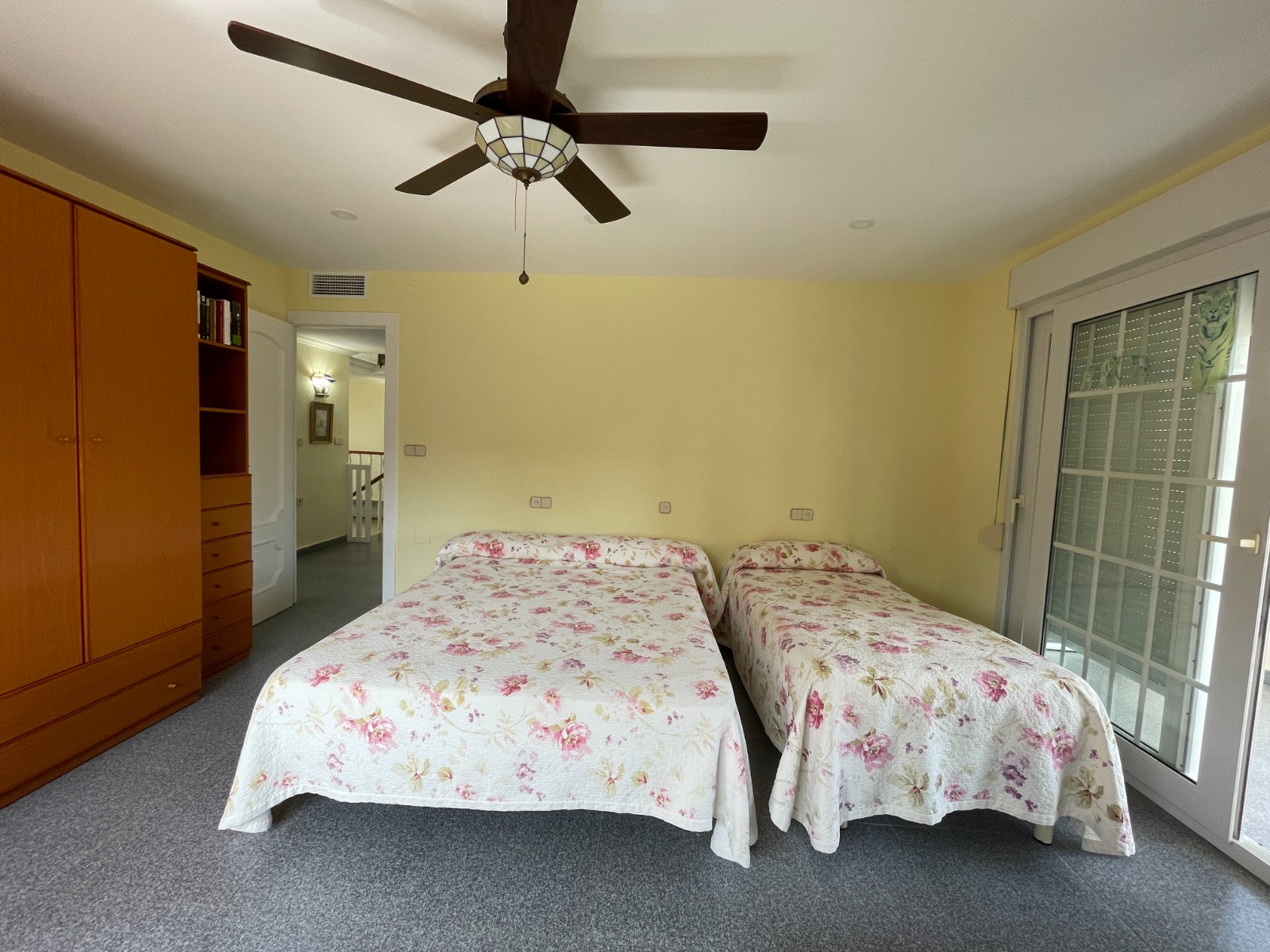 Bedroom in villa for sale in Orihuela Costa