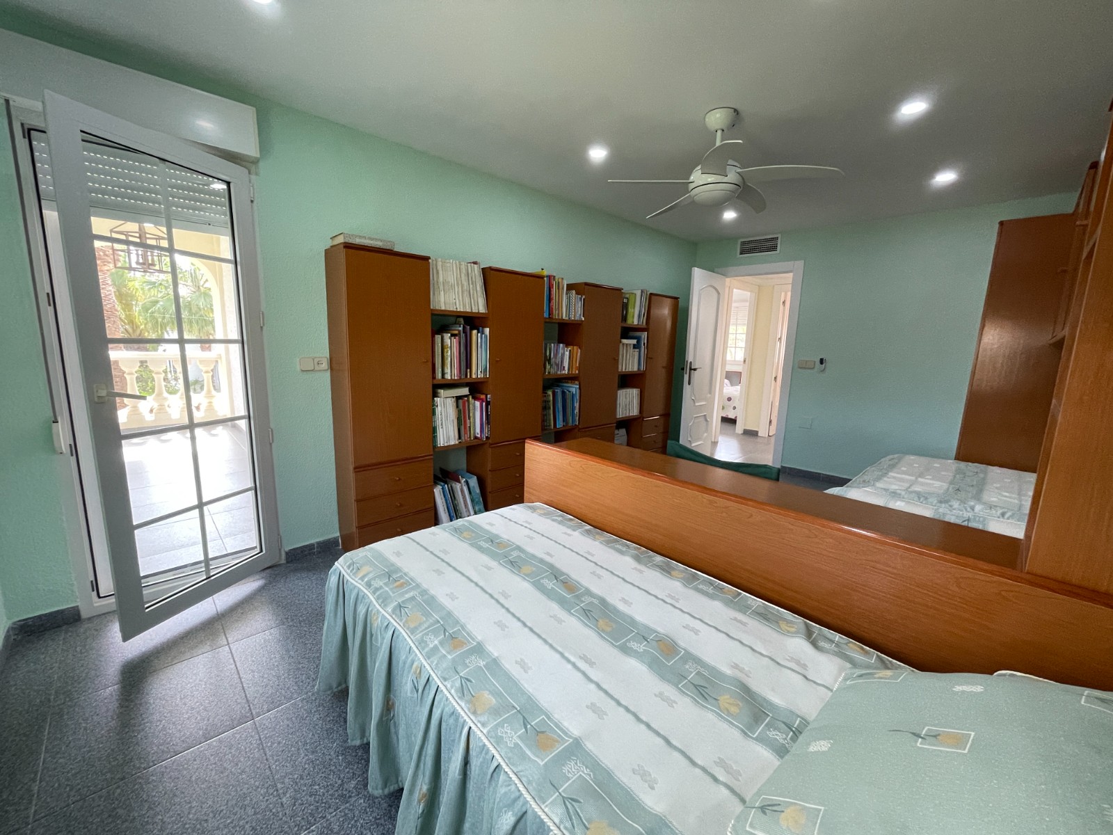 Bathroom in villa for sale in Orihuela Costa