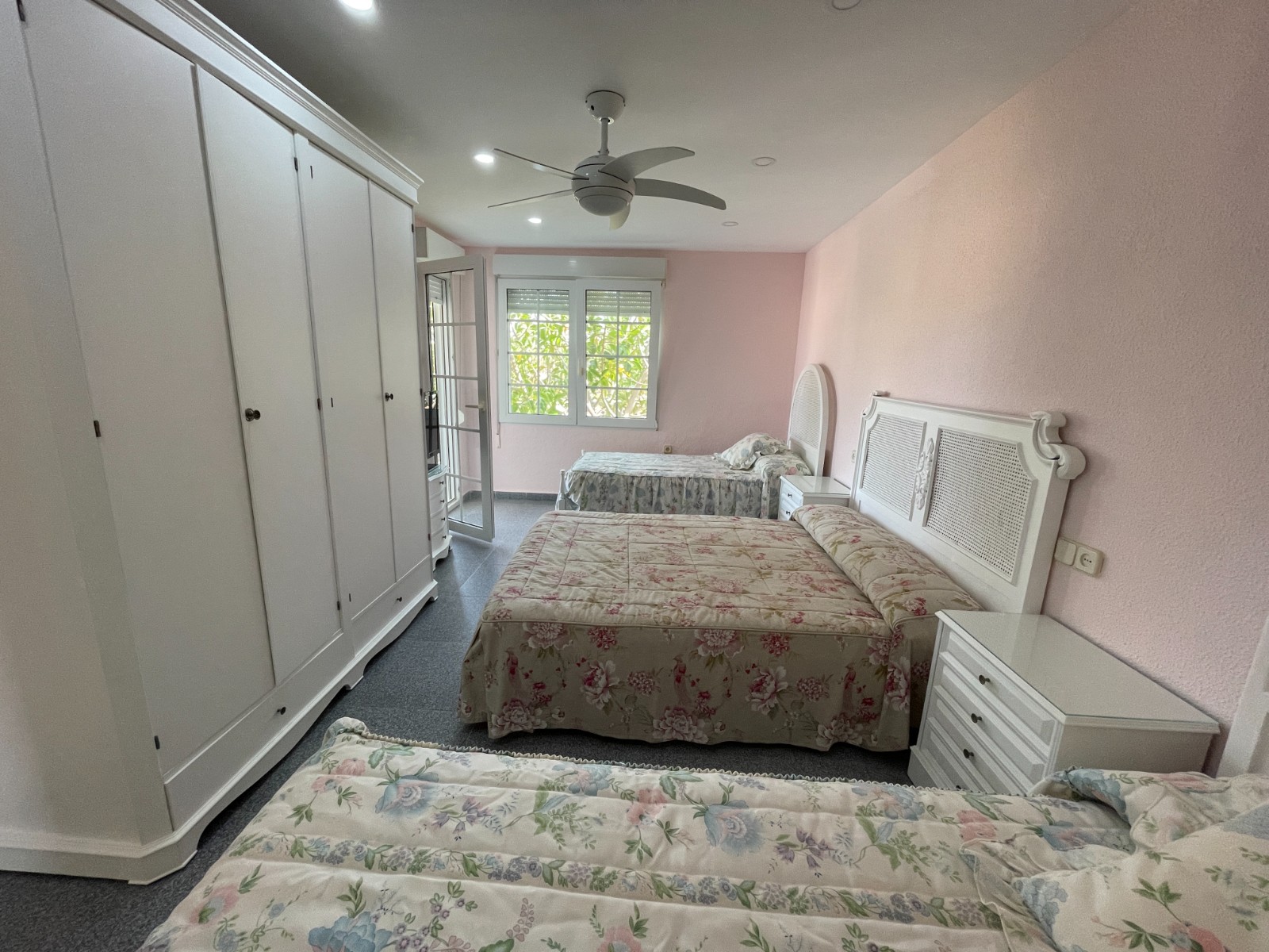 Garden in villa for sale in Orihuela Costa