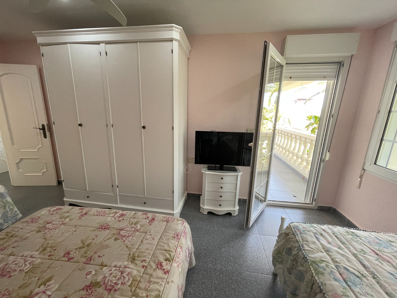 Dining area in villa for sale in Orihuela Costa