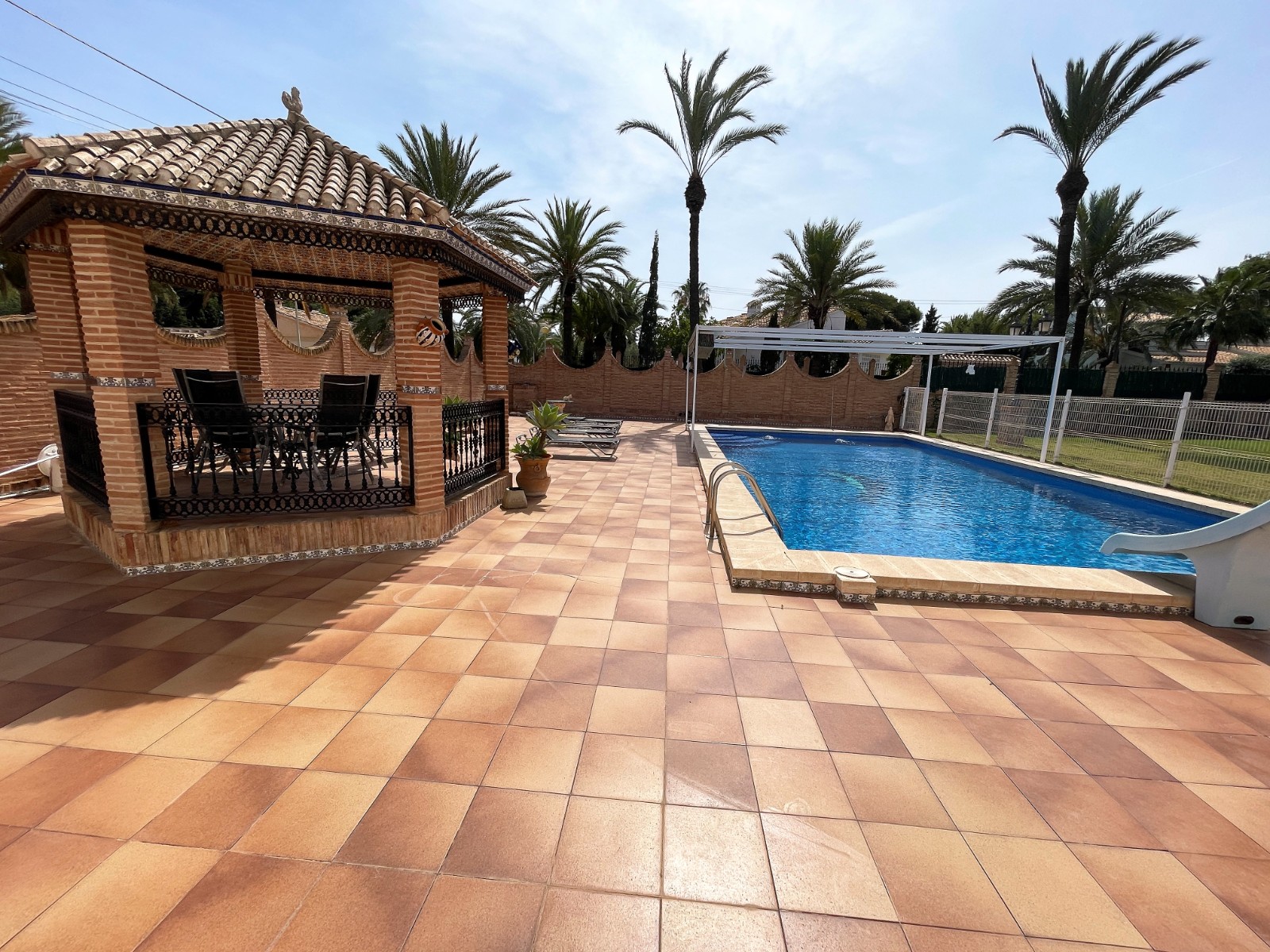 Terrace in villa for sale in Orihuela Costa
