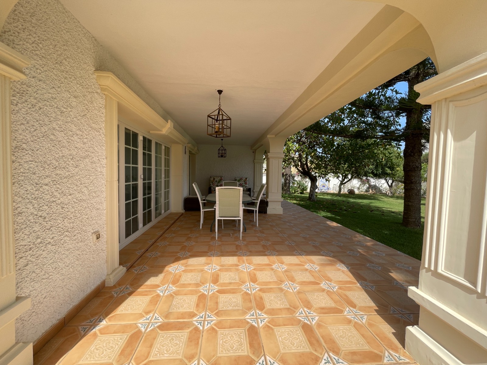 Garden in villa for sale in Orihuela Costa