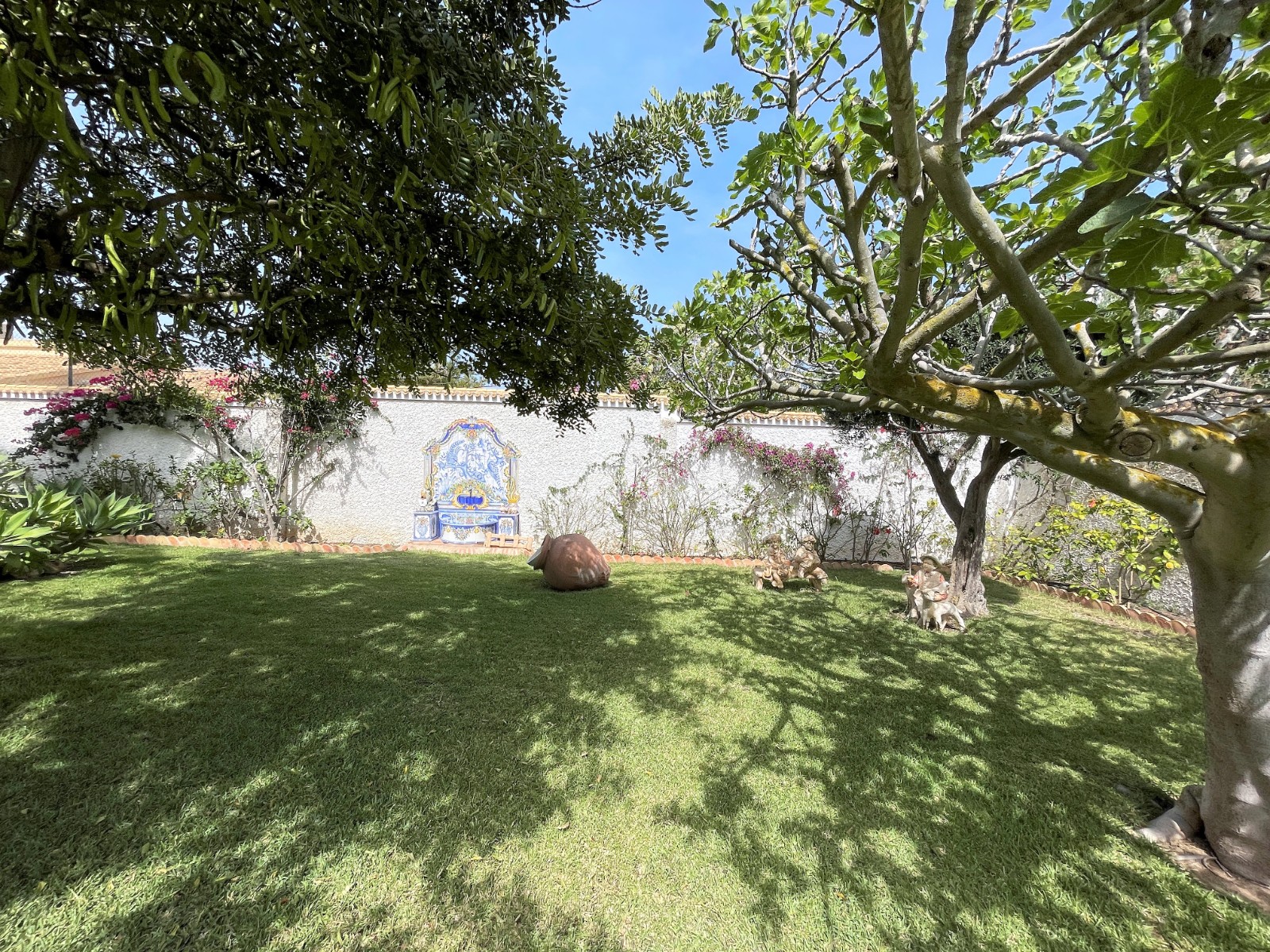 Dining area in villa for sale in Orihuela Costa