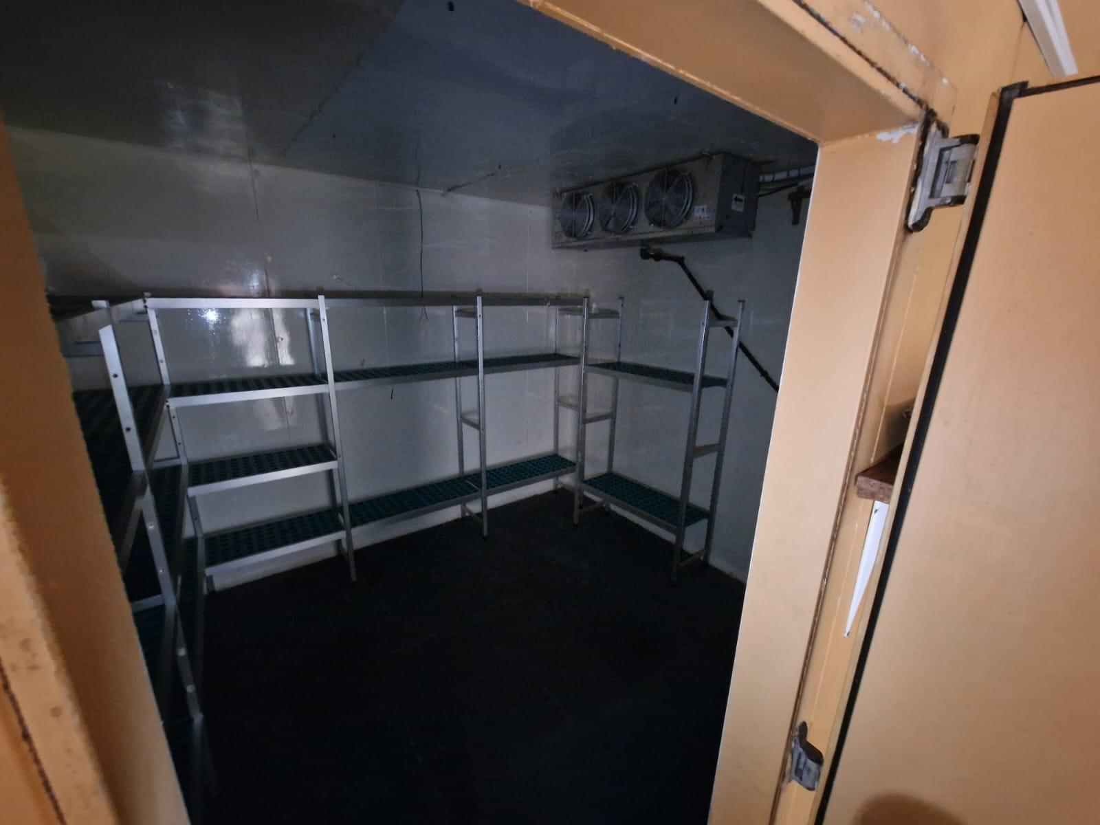 Bedroom in commercial for sale in Torrevieja