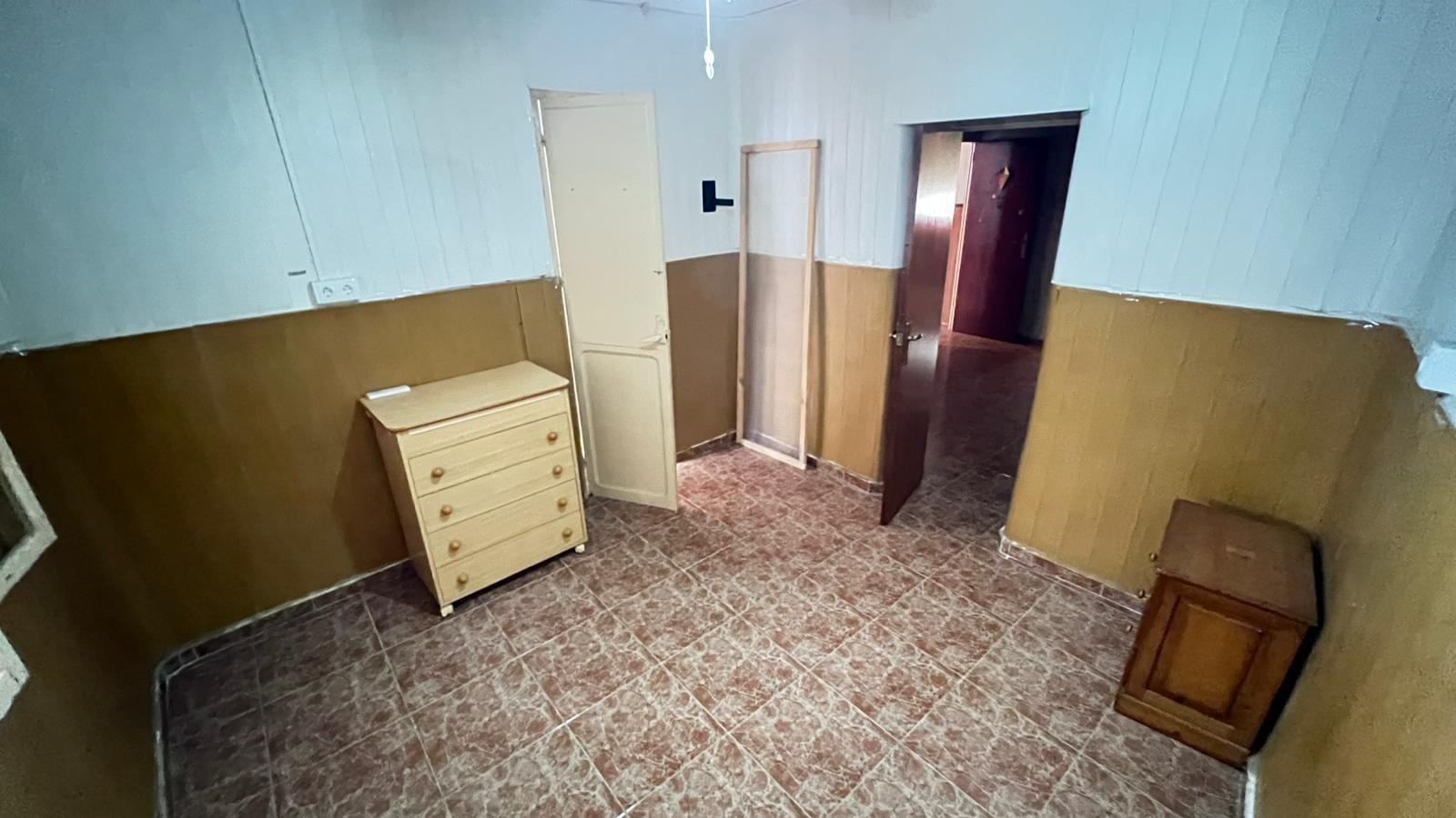 🏠 GREAT OPPORTUNITY TO RENOVATE AND PERSONALIZE TO YOUR TASTE 🛠️ Looking for a spacious home with
