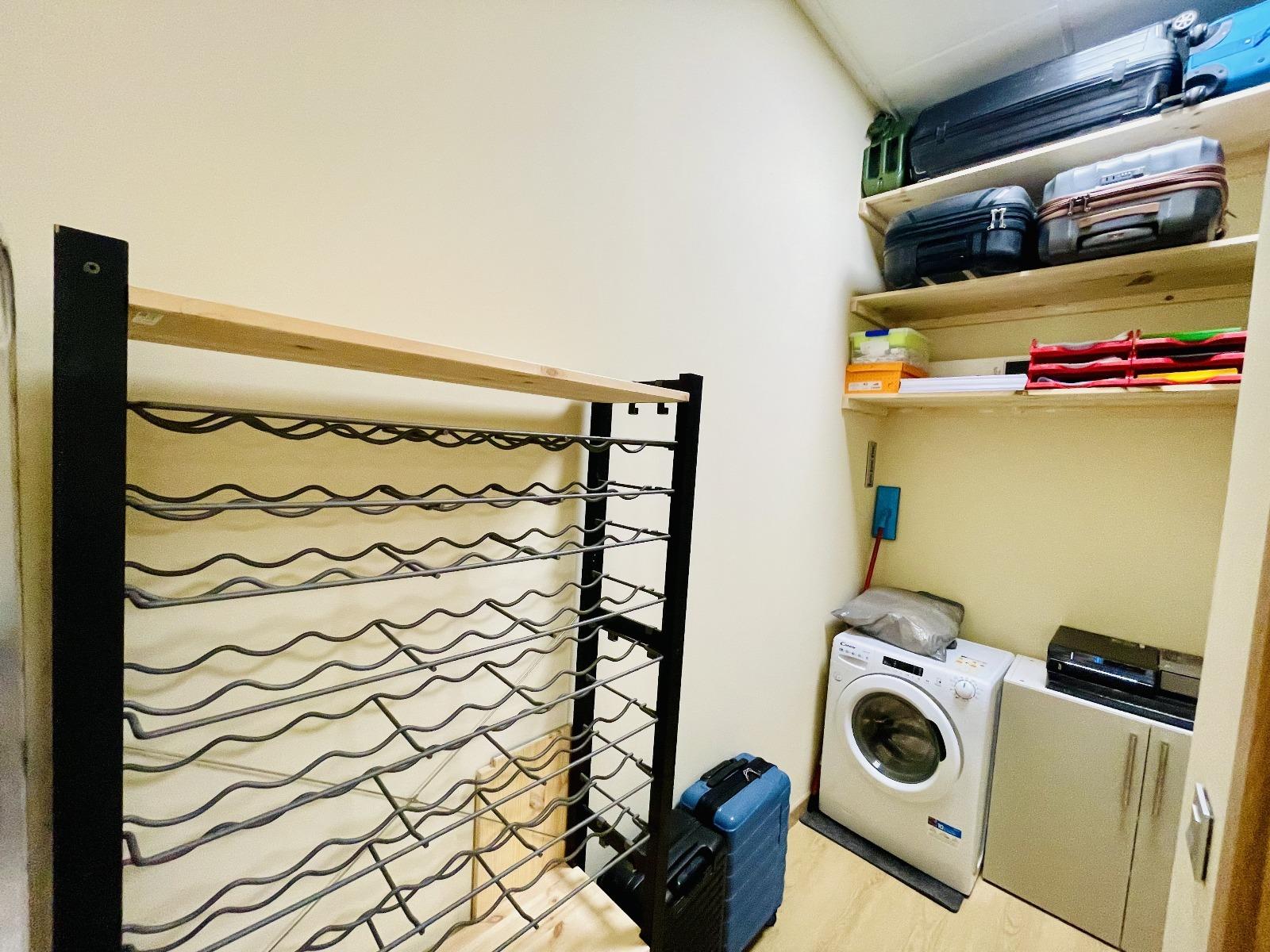 Bedroom in commercial for sale in Torrevieja