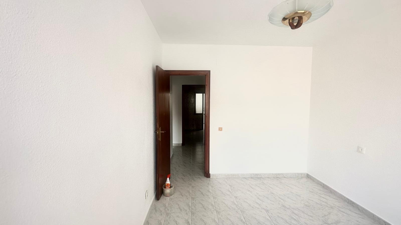 Master bedroom in apartment for sale in Torrevieja