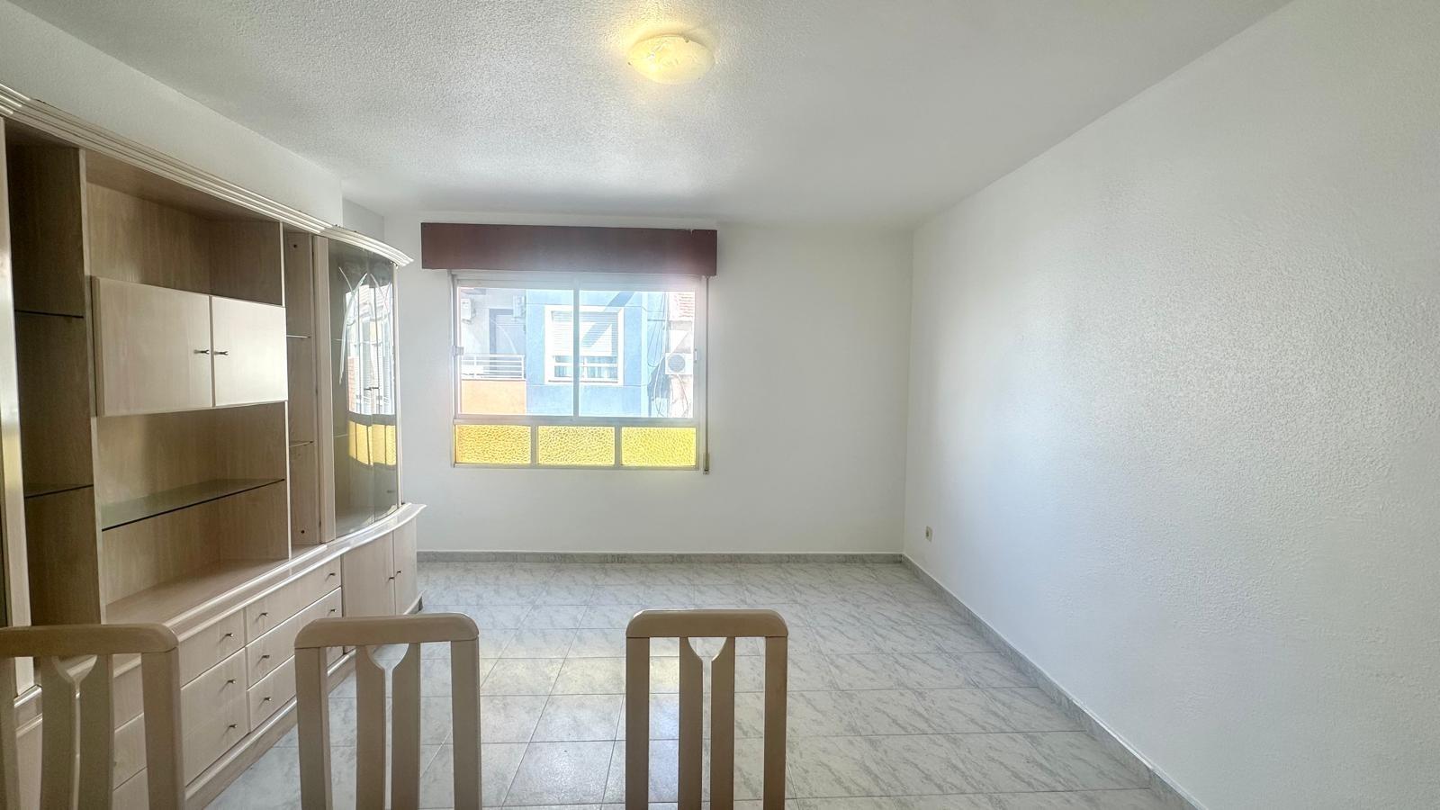 Bedroom in apartment for sale in Torrevieja