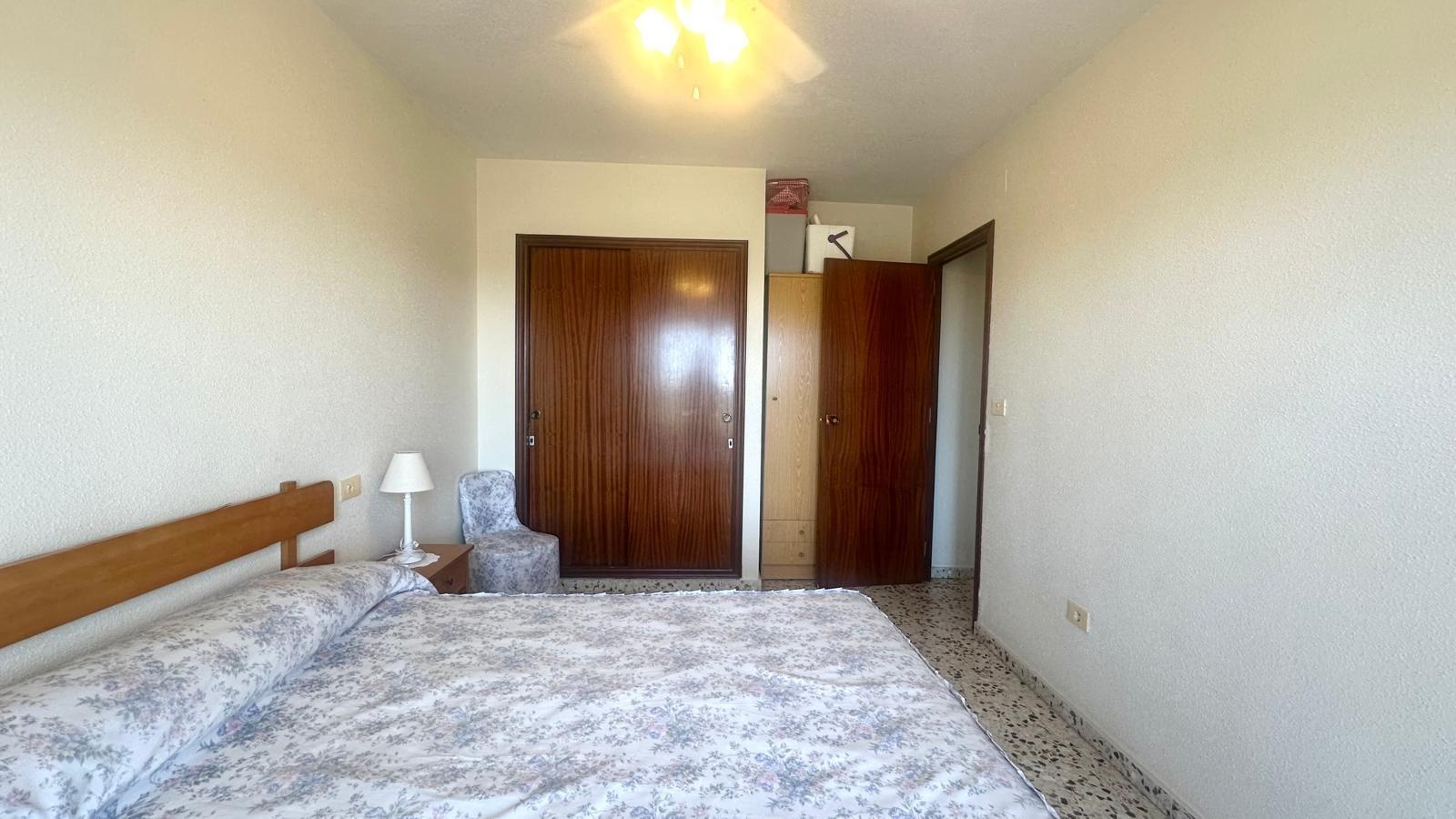 Bedroom in apartment for sale in Torrevieja