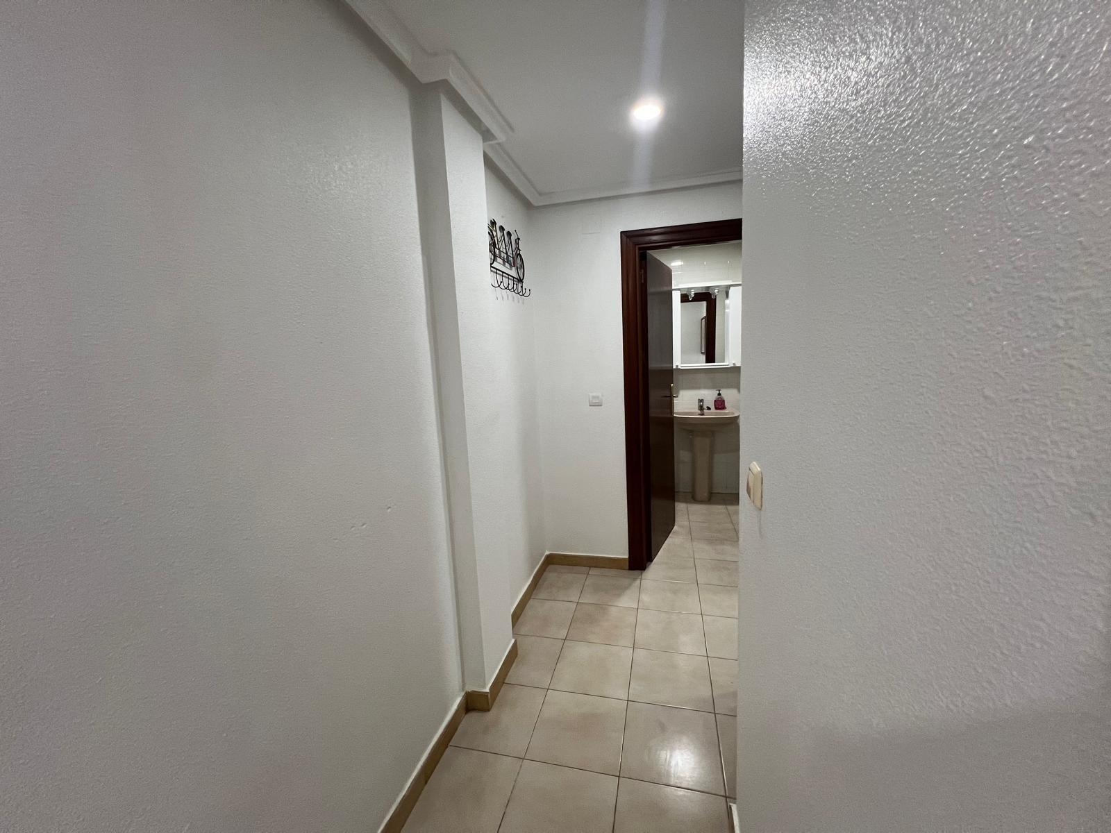 Bedroom in apartment for sale in Torrevieja