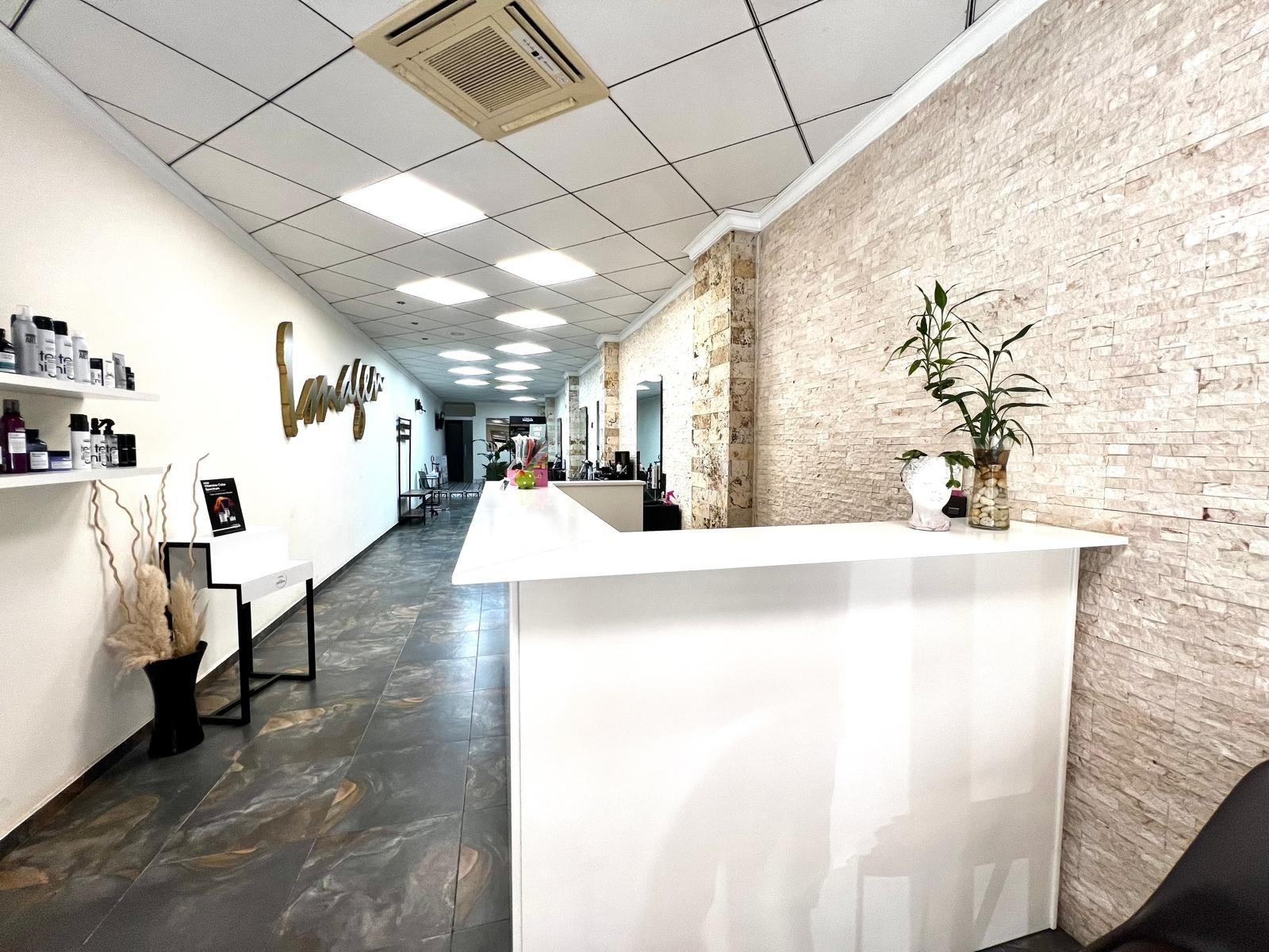 Bedroom in commercial for sale in Torrevieja