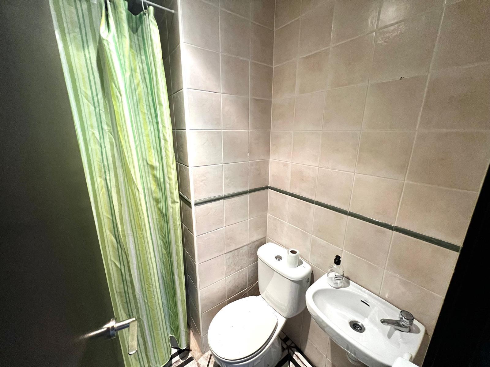 Kitchen in commercial for sale in Torrevieja
