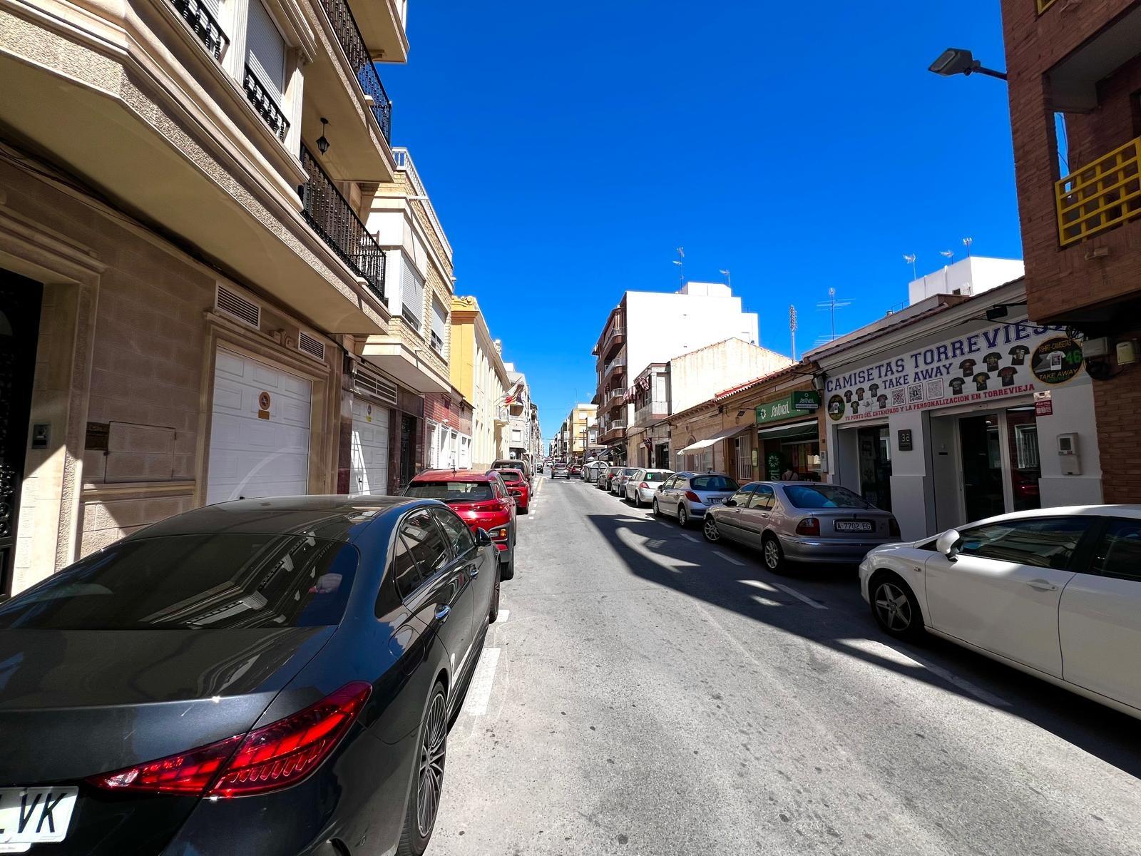 Garden in commercial for sale in Torrevieja