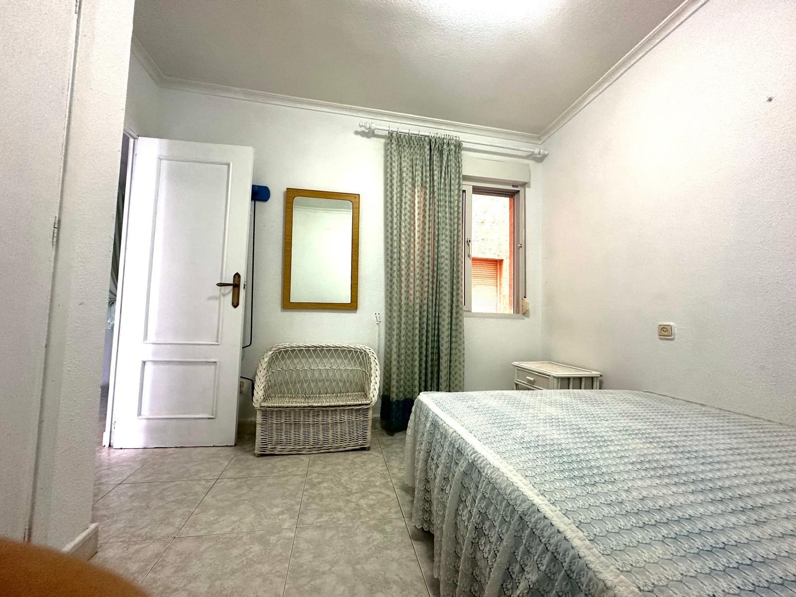 Bedroom in apartment for sale in Torrevieja