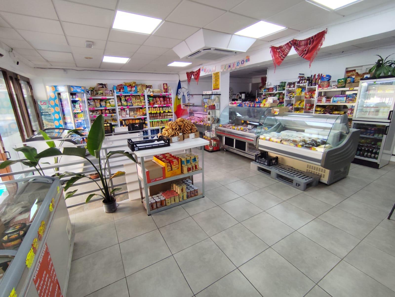 Pool area in commercial for sale in Torrevieja
