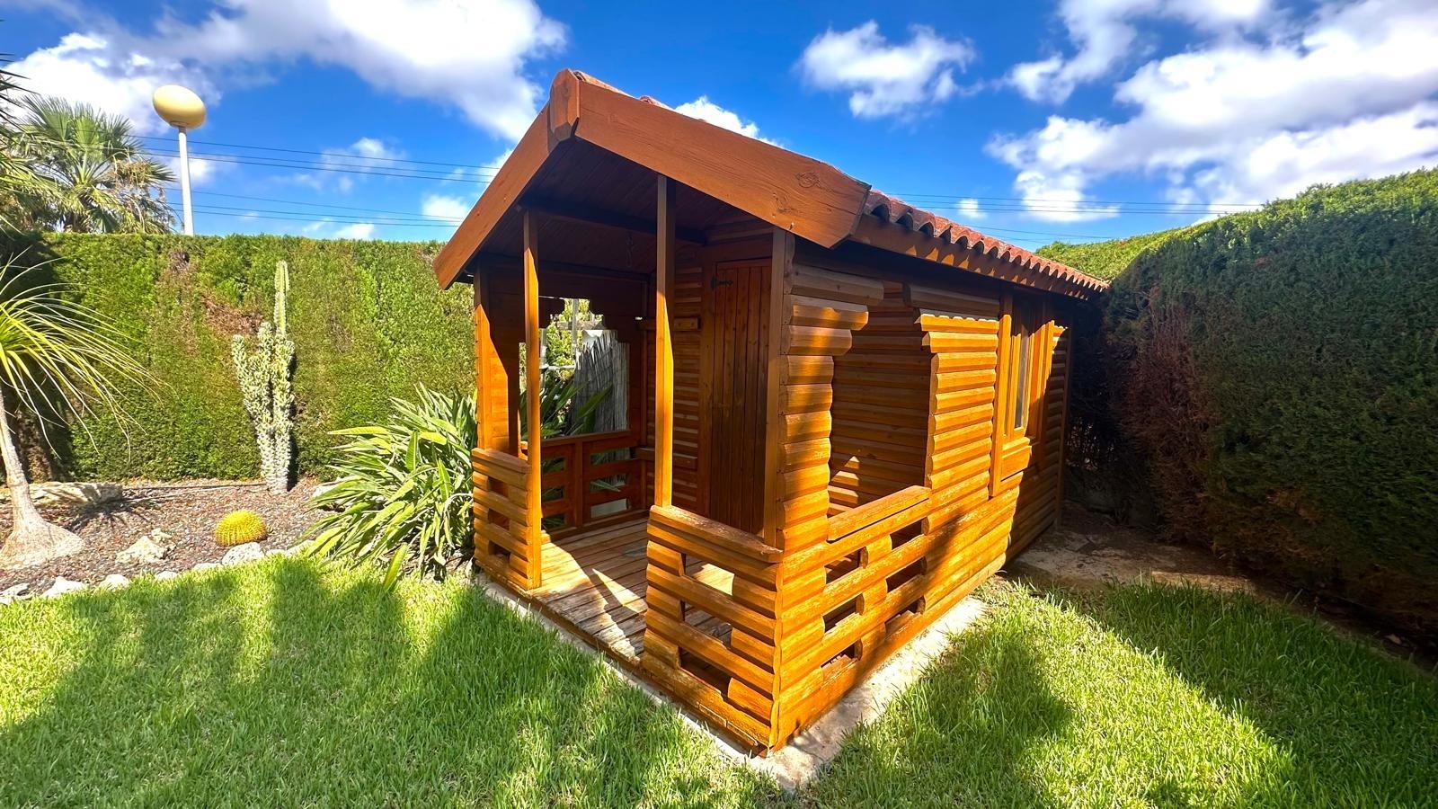 Terrace in villa for sale in Cabo Roig