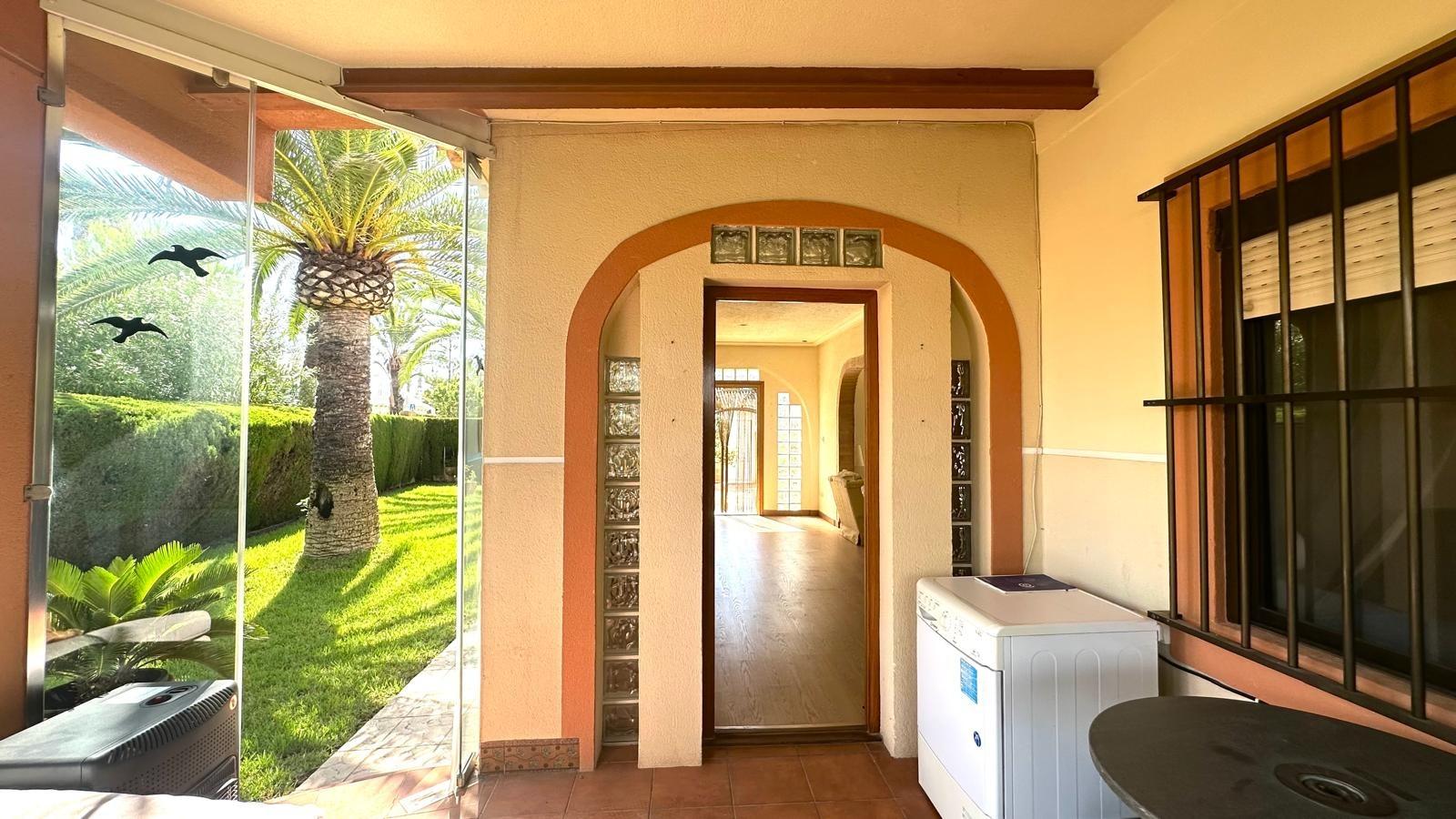 Bedroom in villa for sale in Cabo Roig