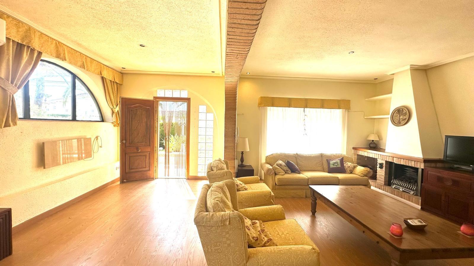 Garden in villa for sale in Cabo Roig