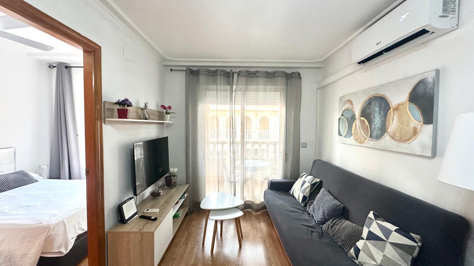 Master bedroom in apartment for sale in Torrevieja