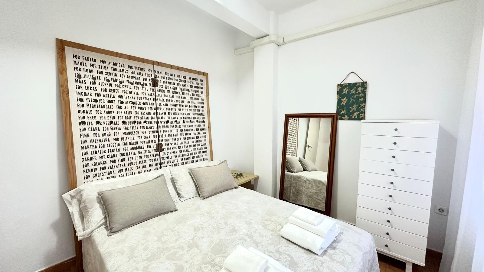 Bedroom in apartment for sale in Torrevieja