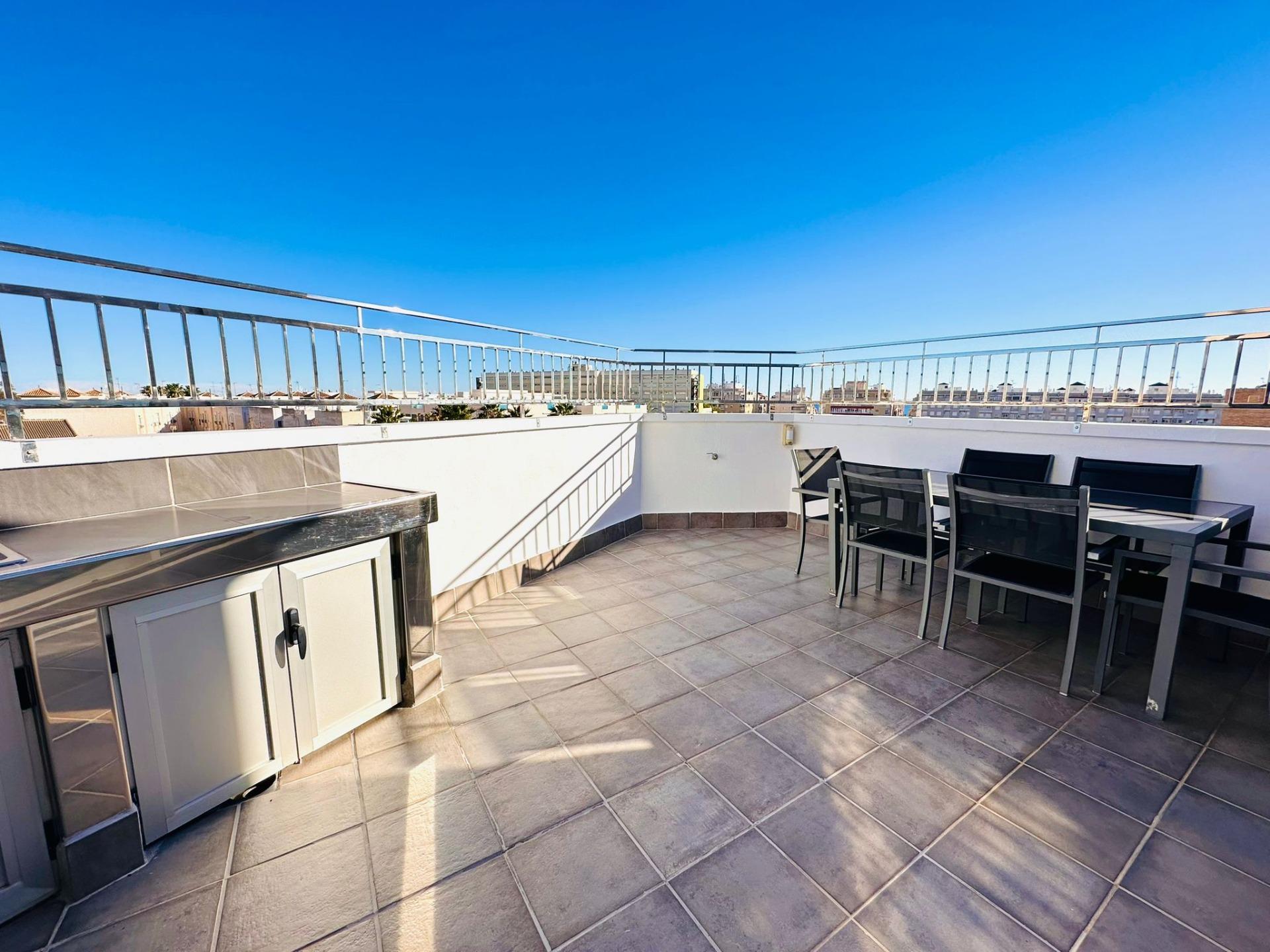 Kitchen in apartment for sale in Torrevieja