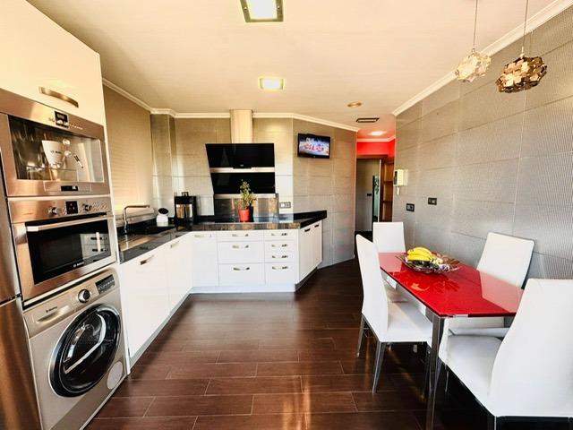 Master bedroom in apartment for sale in Torrevieja