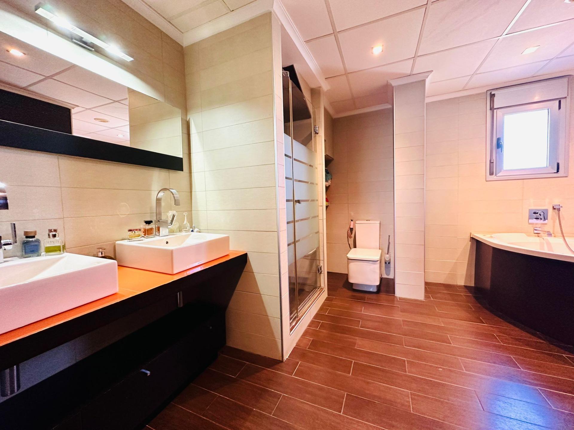 Bathroom in apartment for sale in Torrevieja