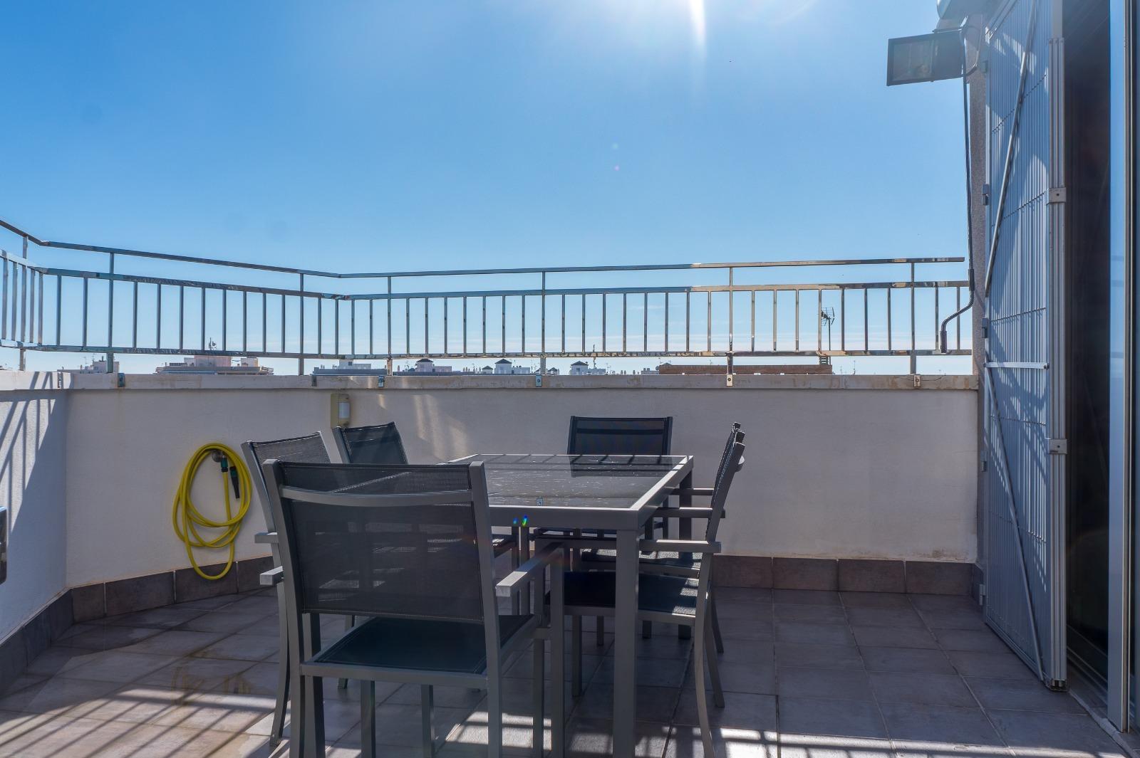Beautiful luxury duplex penthouse located in Torrevieja, distributed over two floors of 90 square me