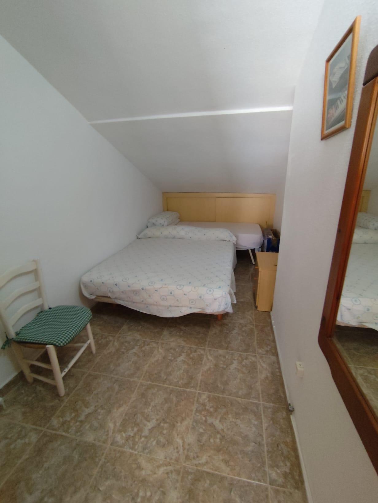 Master bedroom in duplex for sale in Los Alcazares