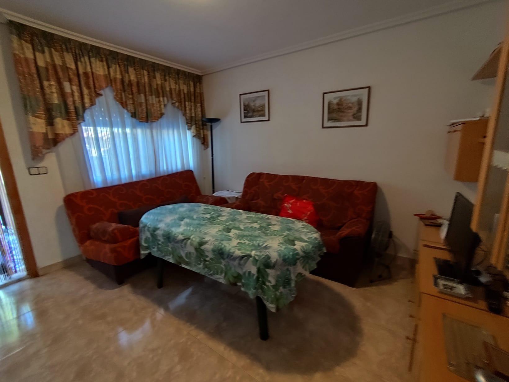 DUPLEX FOR SALE WITH THREE BEDROOMS AND TWO FULL BATHROOMS INDEPENDENT KITCHEN TWO PATIOS ONE DOWNST
